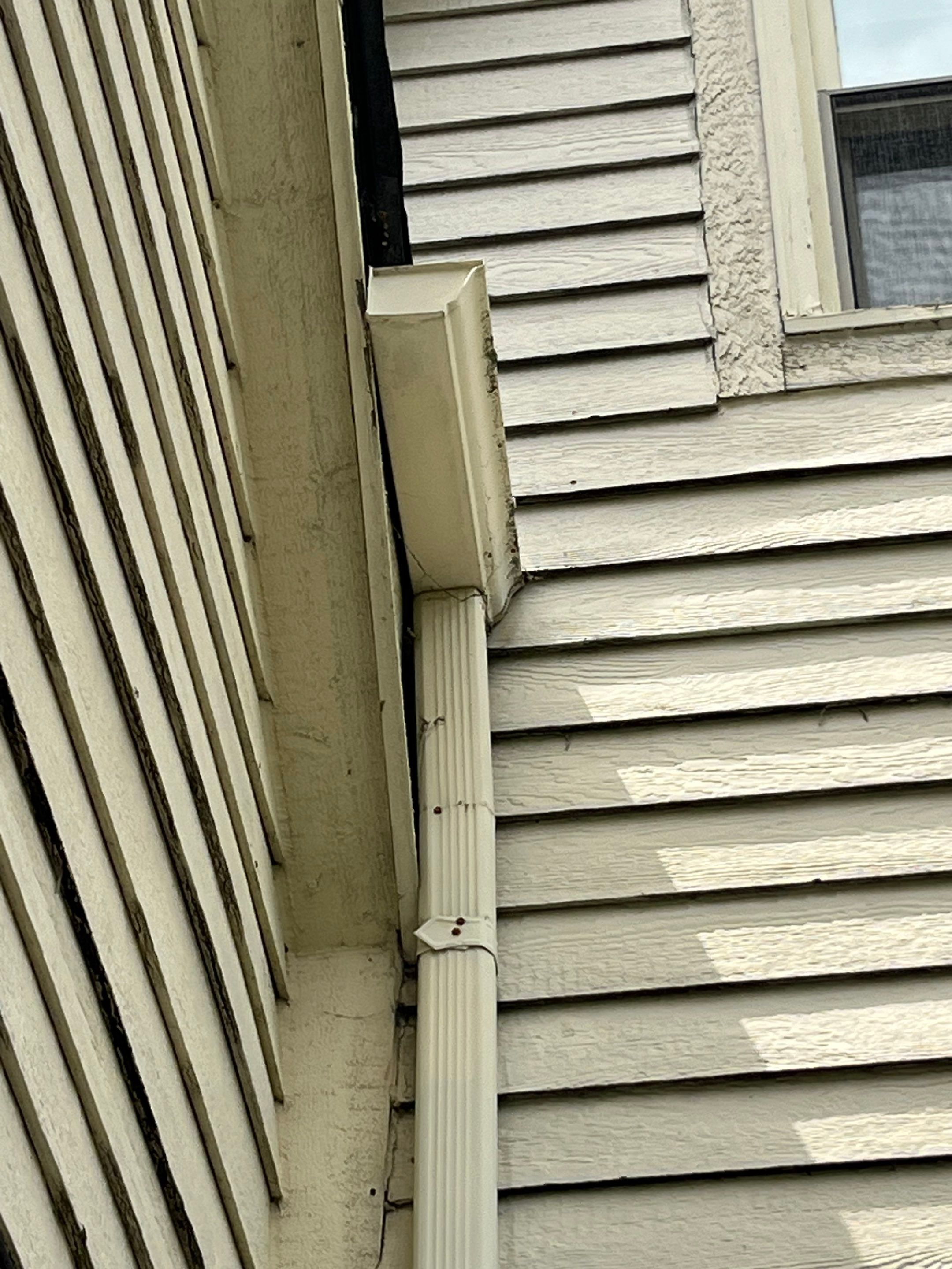 Siding Replacement using Alside S7 Cedar Mill Grain Pebble by 180 Contractors