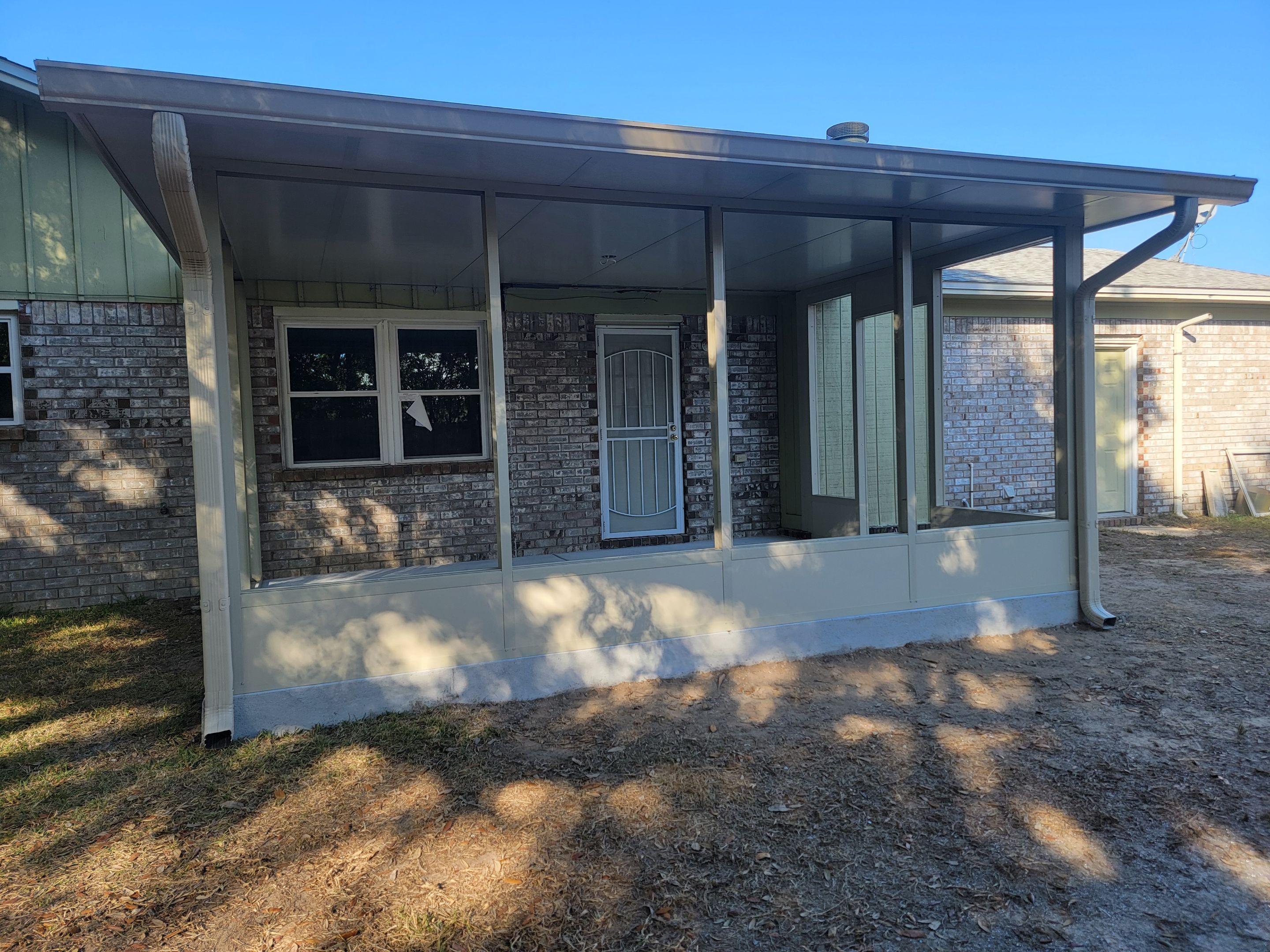 Screen Room in Pensacola by Titan Sunrooms