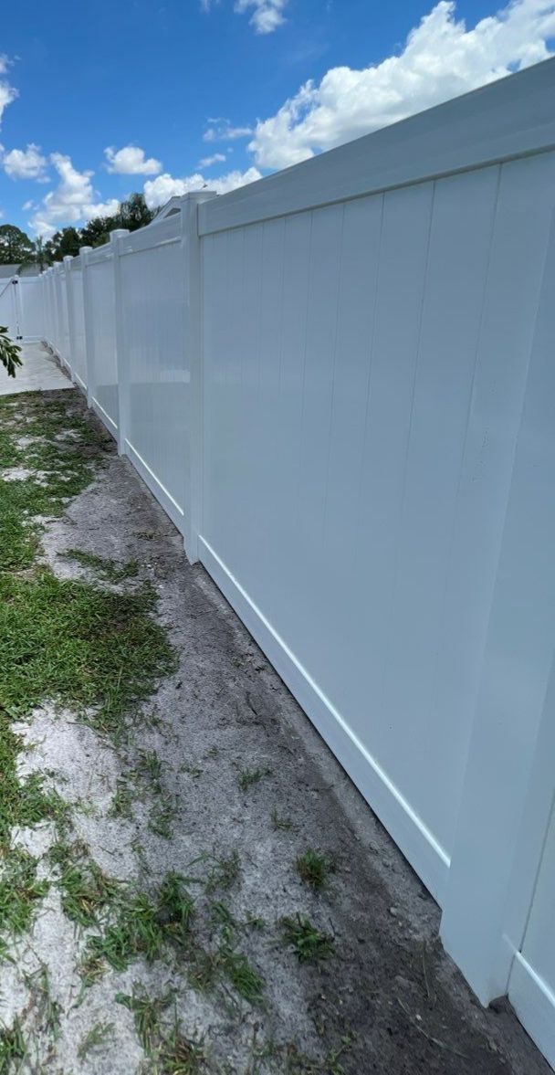 Sarasota, FL 6ft. Tall White Vinyl Privacy Fence  by Asap fence and gates, LLC