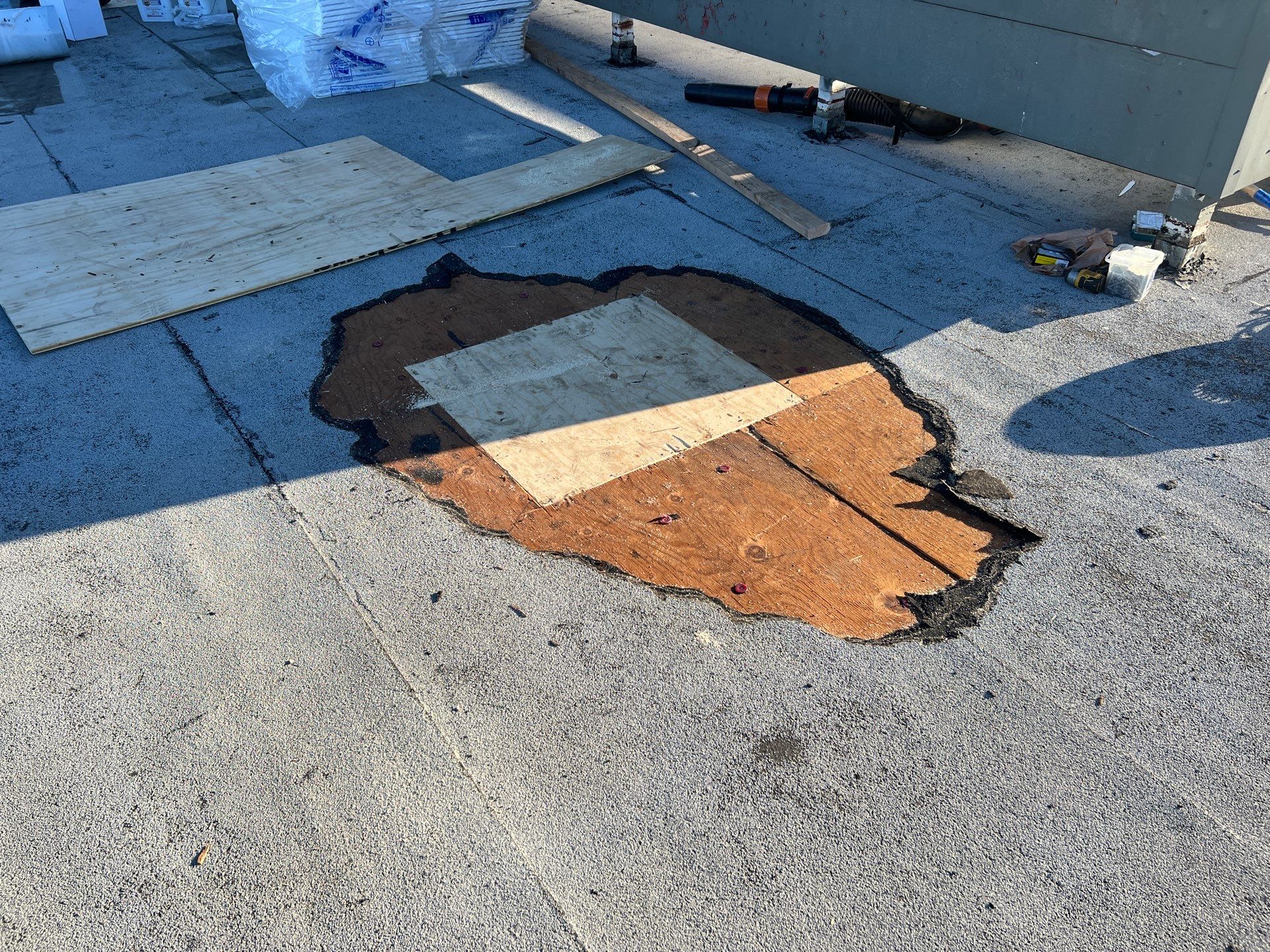 TPO single-ply roofing system using GAF Everguard 60 mil by Straight Edge Roofing Inc