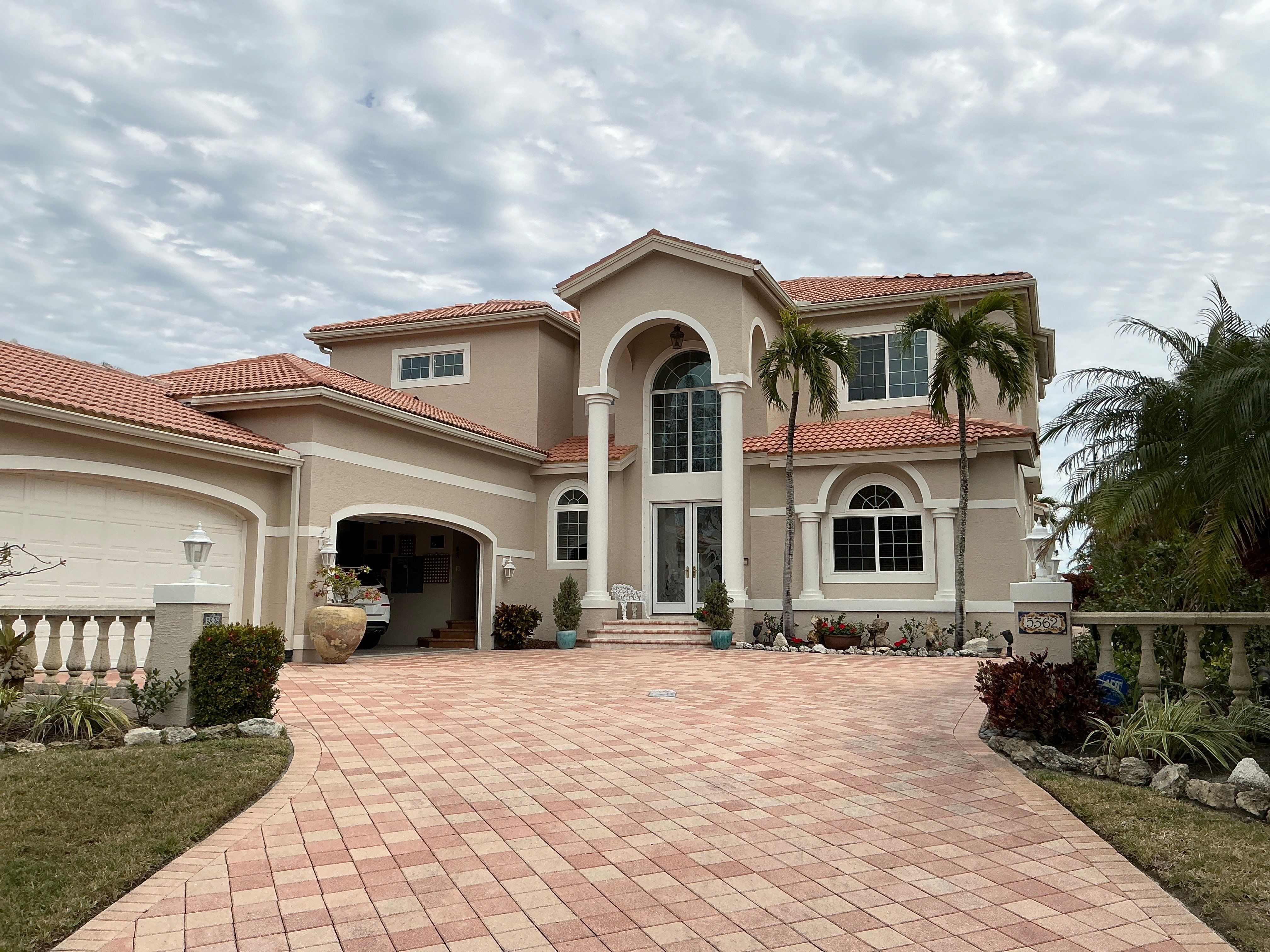 Aluminum White Soffit in Longboat Key FL by Gutter Professors