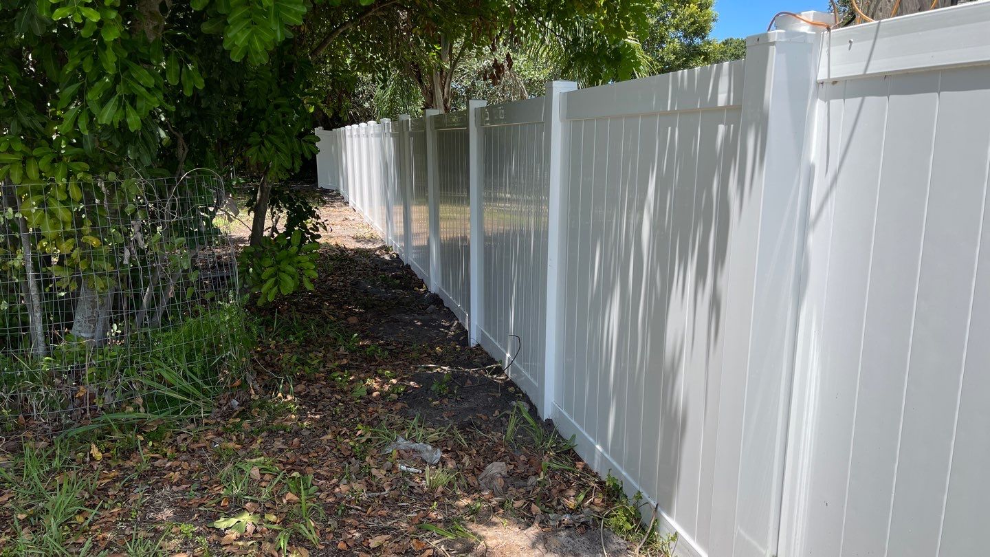 Sarasota, FL 6ft. Tall White Vinyl Privacy Fence  by Asap fence and gates, LLC