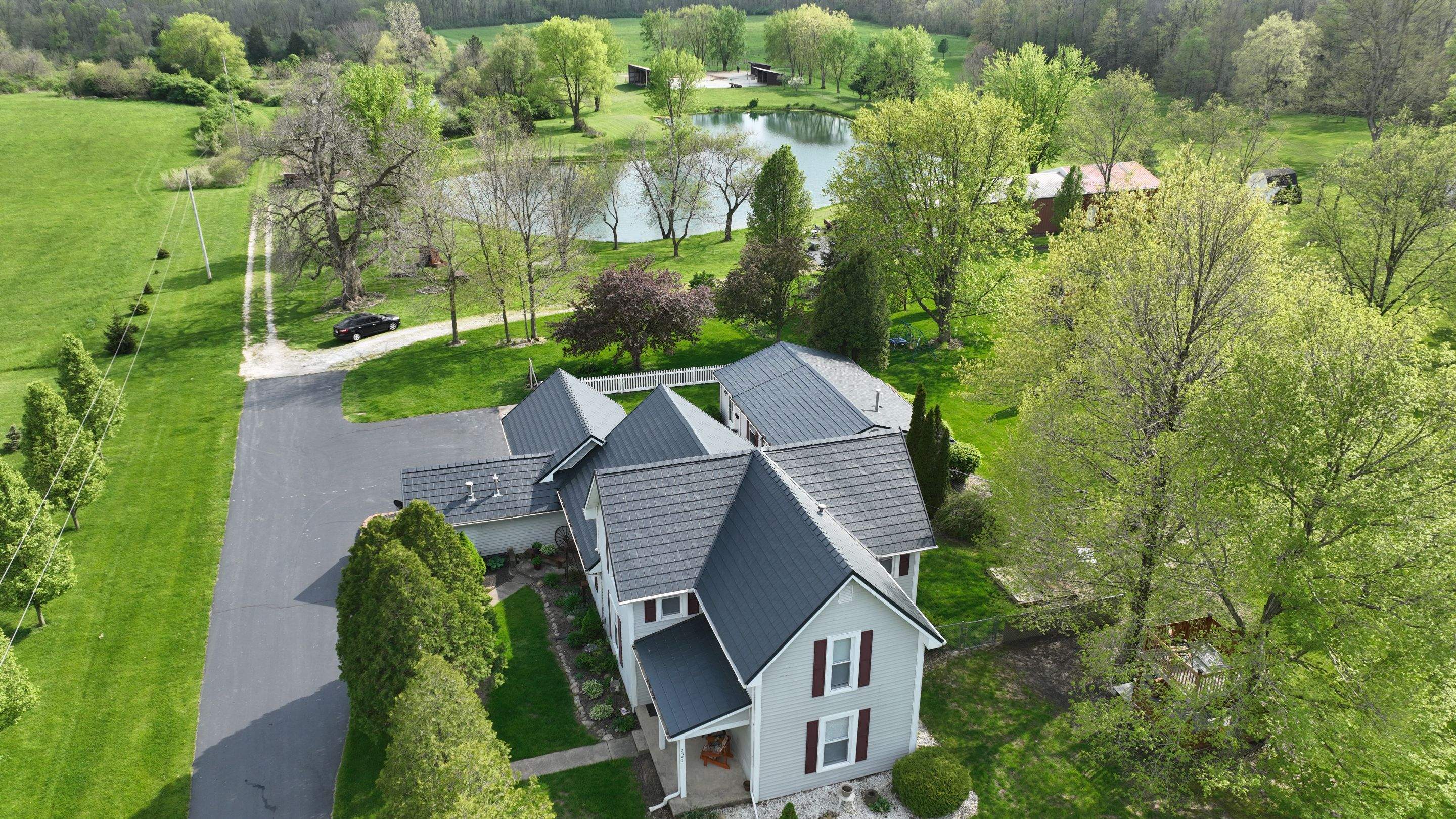 Residential Roofing Installation using Vic West Nothridge Slate by 4Ever Metal Roofing