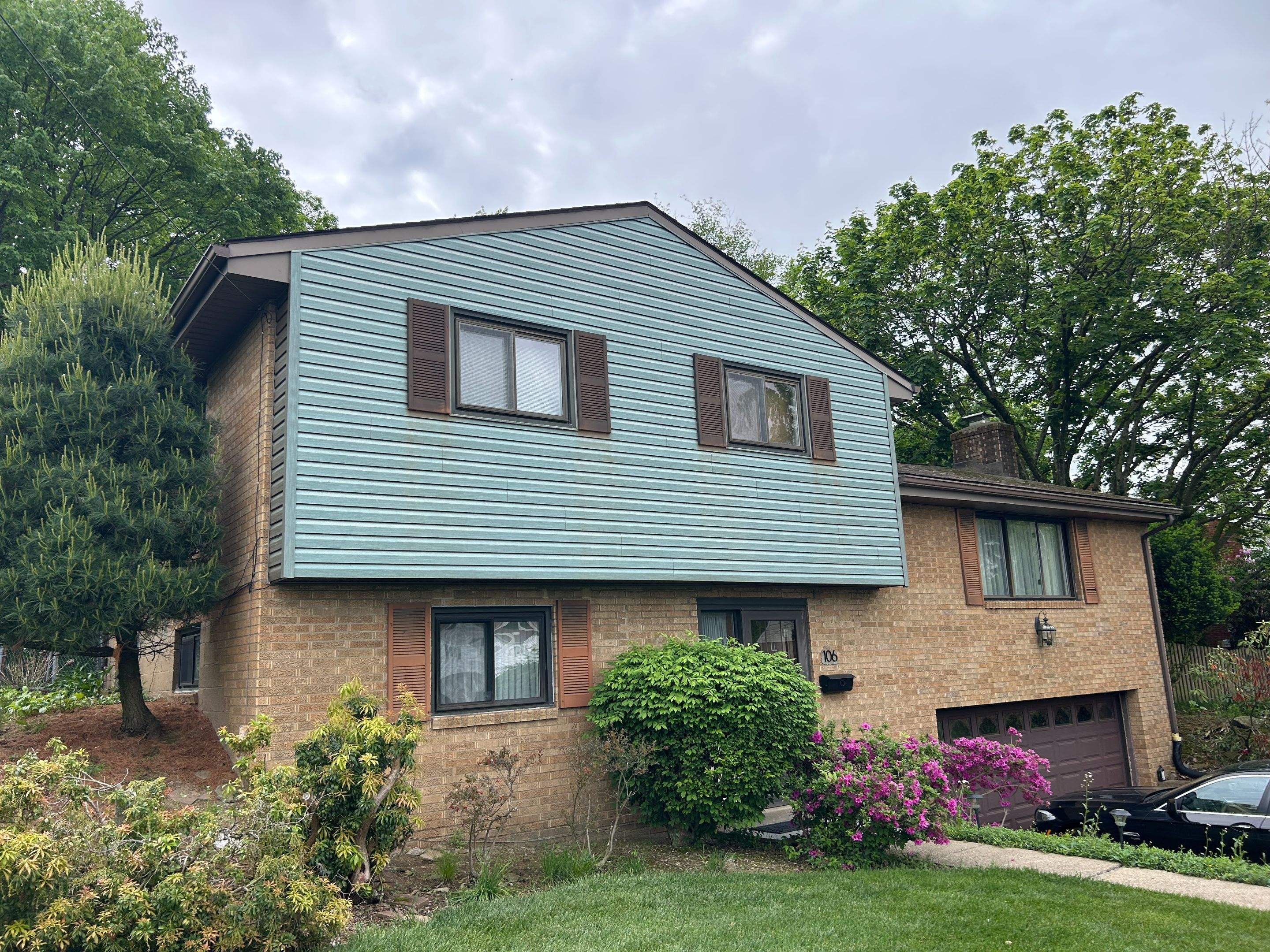 Horizontal Vinyl Siding Installation for Pittsburgh Split-Level Residence by Ideal Siding Pittsburgh
