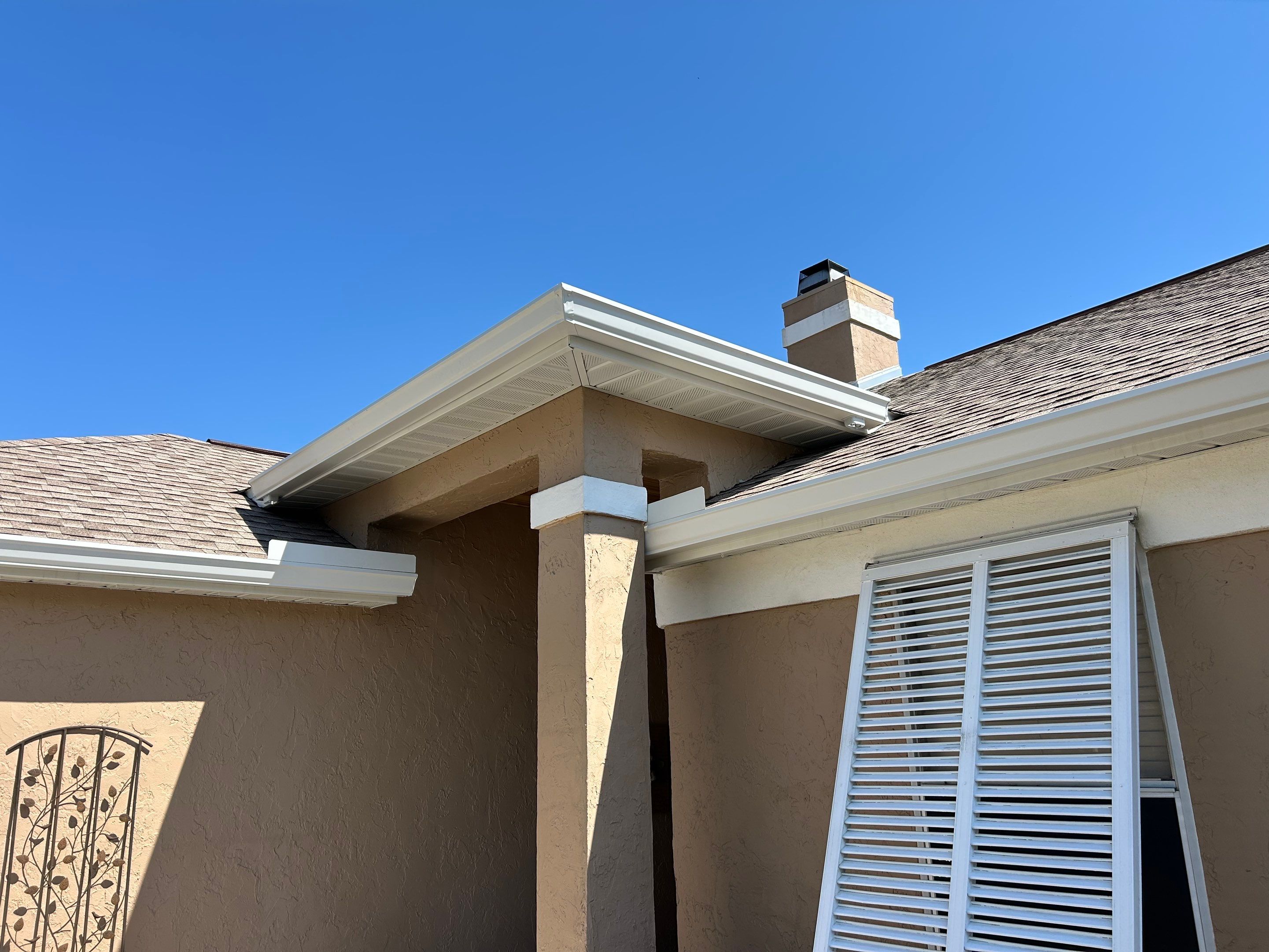 6 Inch Seamless Gutters using K-Style Seamless Gutters in Sarasota FL by Gutter Professors