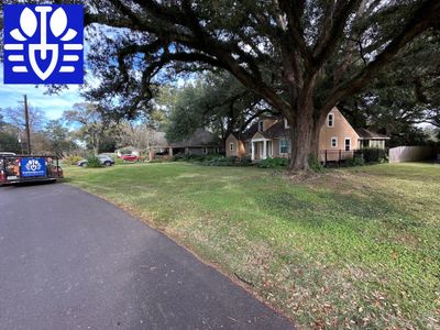 RESIDENTIAL LAWN MAINTENANCE