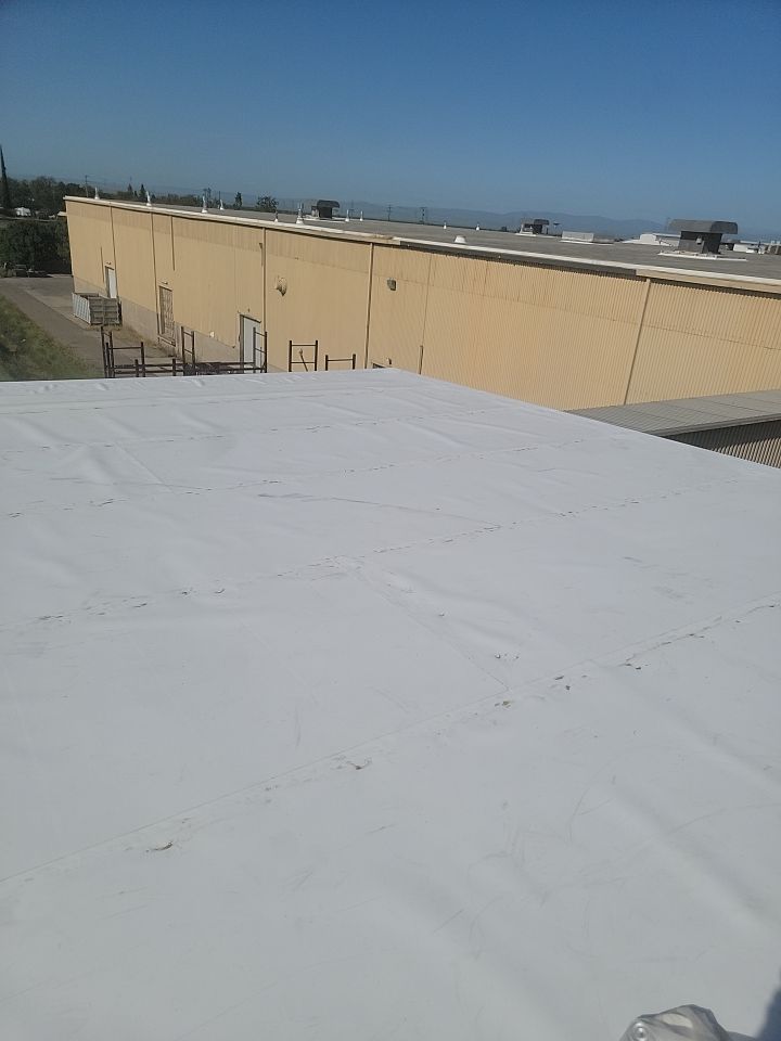 TPO single-ply roofing system using GAF by Straight Edge Roofing Inc