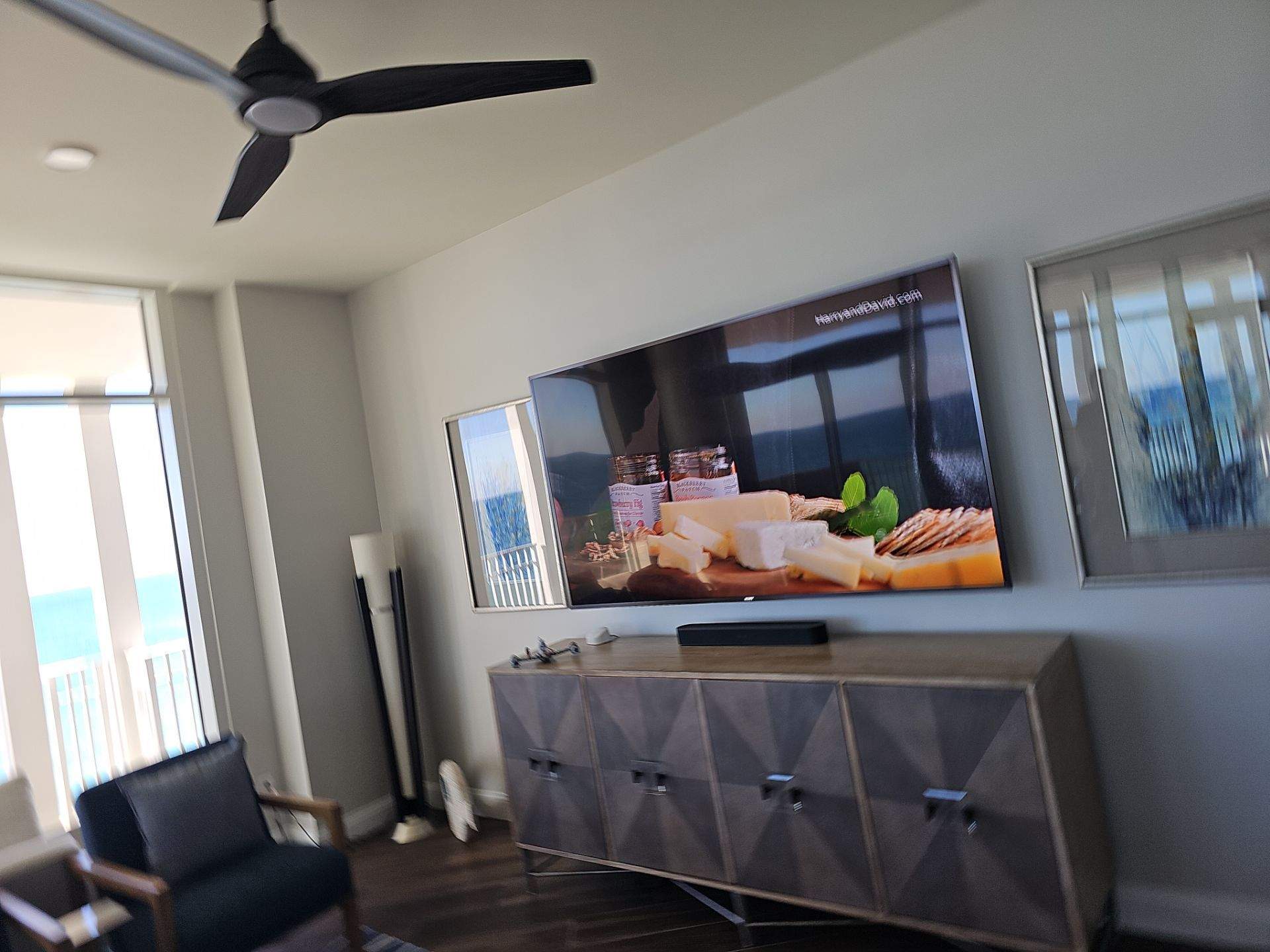 Lifestyle TV & Frame TV Installation Projects by Hangman Mounting & Installation 