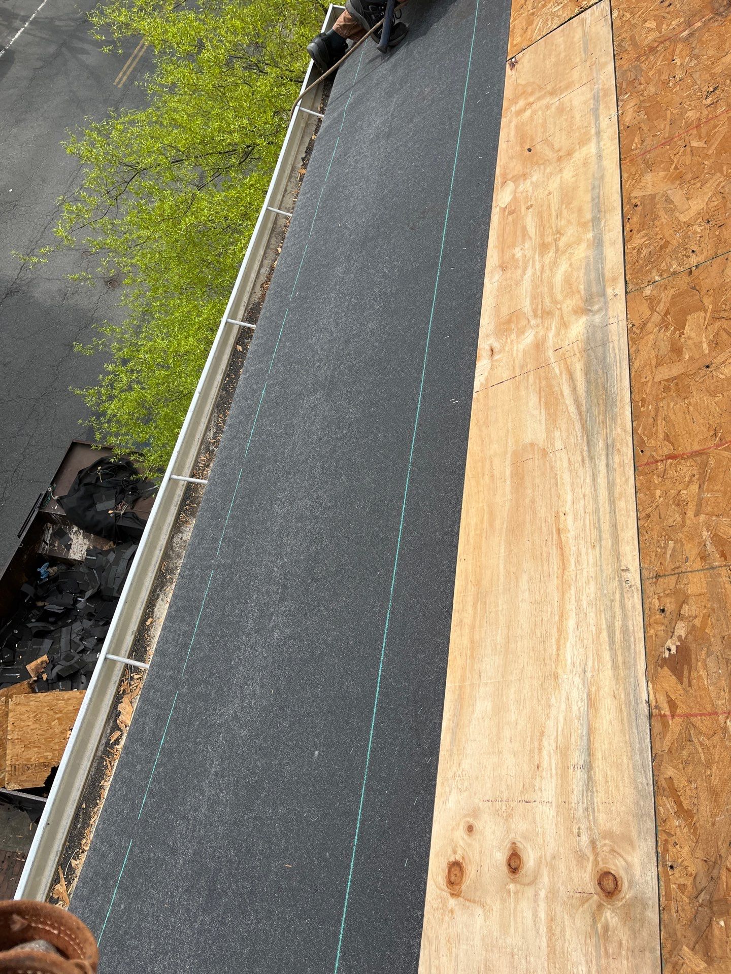 Alexandria: CertainTeed Landmark Pro Designer Shingles in Max Def Georgetown Gray by RM Banning, Inc.