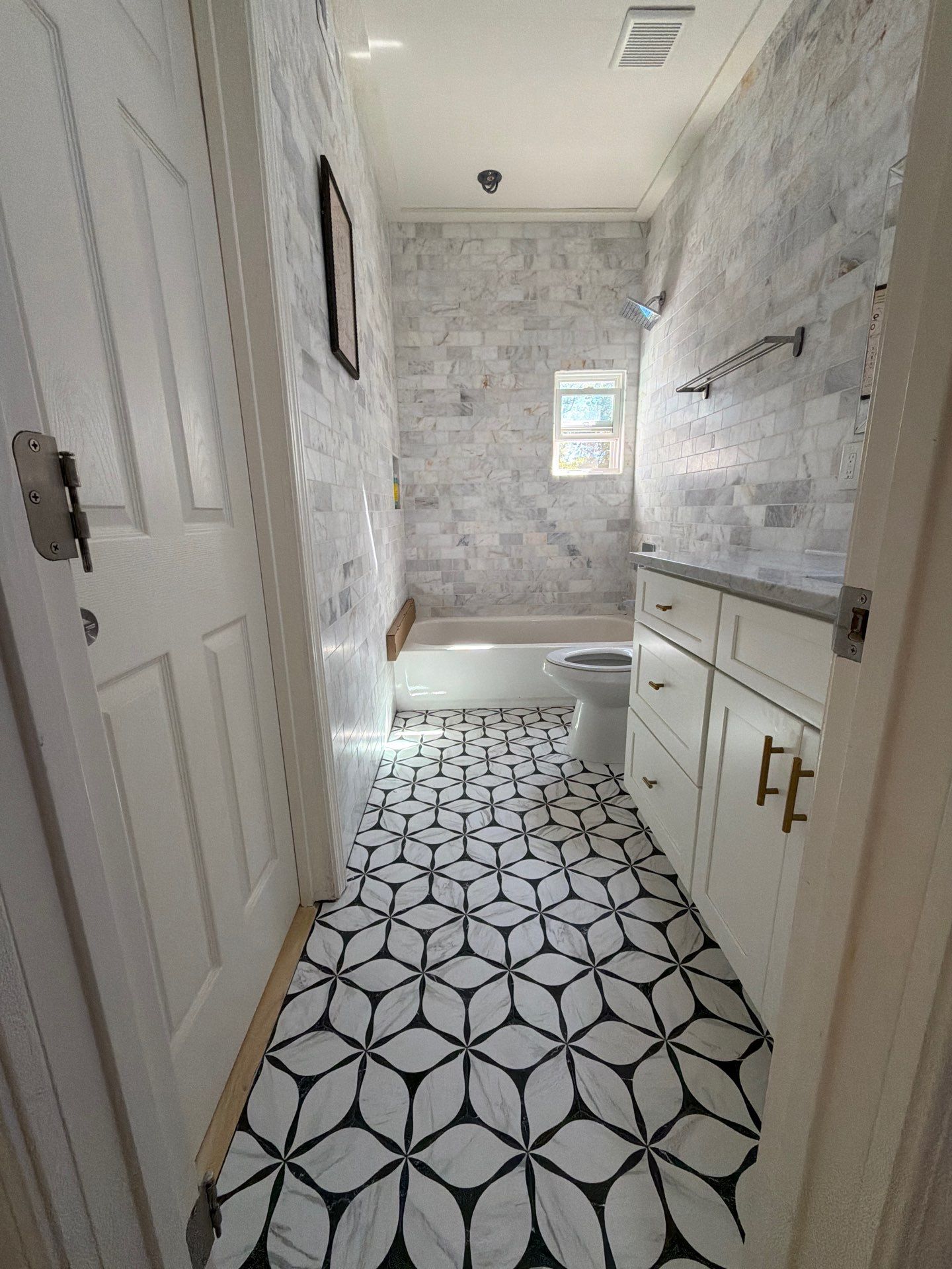 Comprehensive Interior Remodel and Bathroom Renovation in Decatur by Swift Home Renovations 