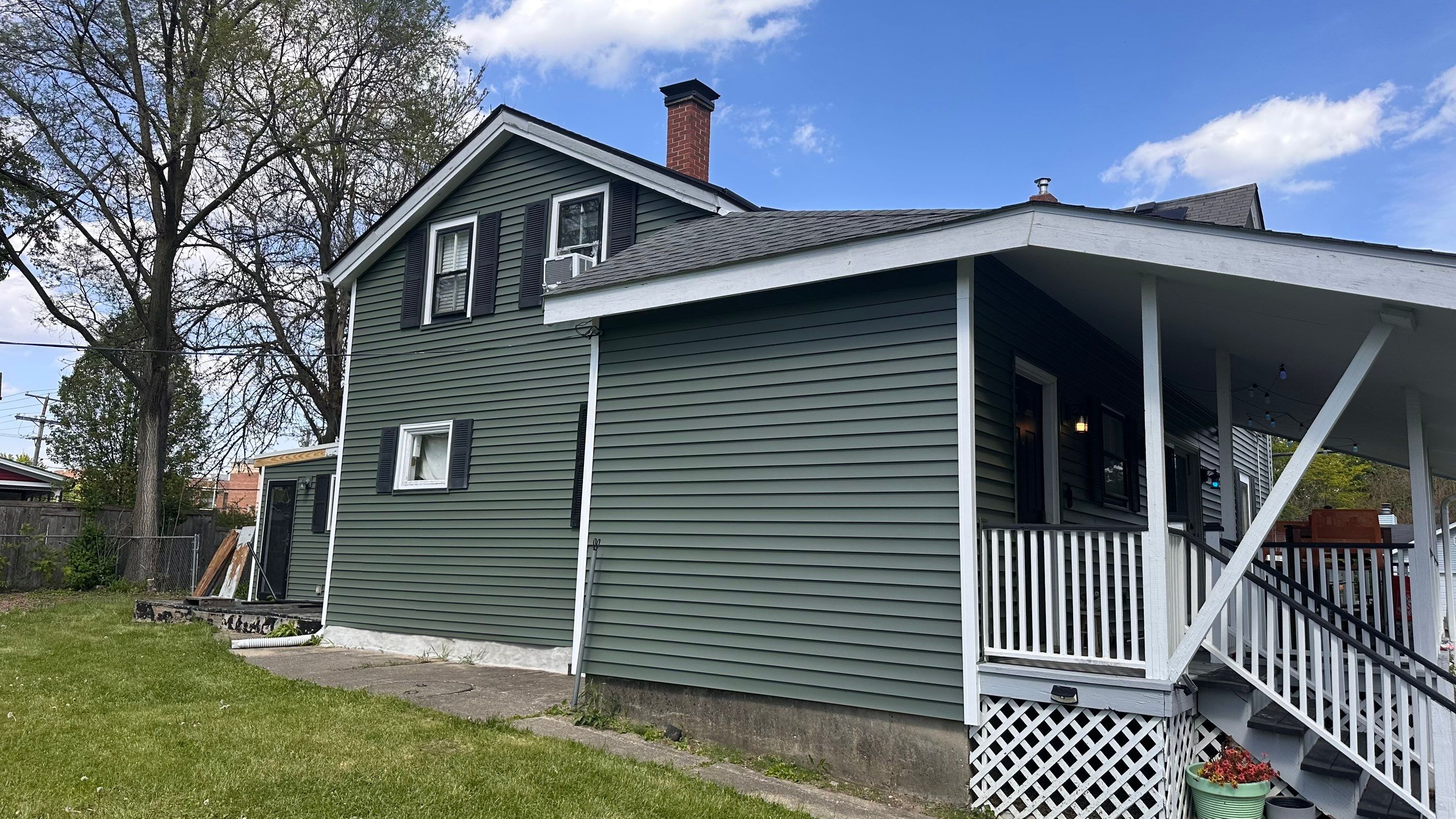Vinyl Siding Replacement and Exterior Improvements in McHenry, Illinois by Mr Roof & Remodeling Co
