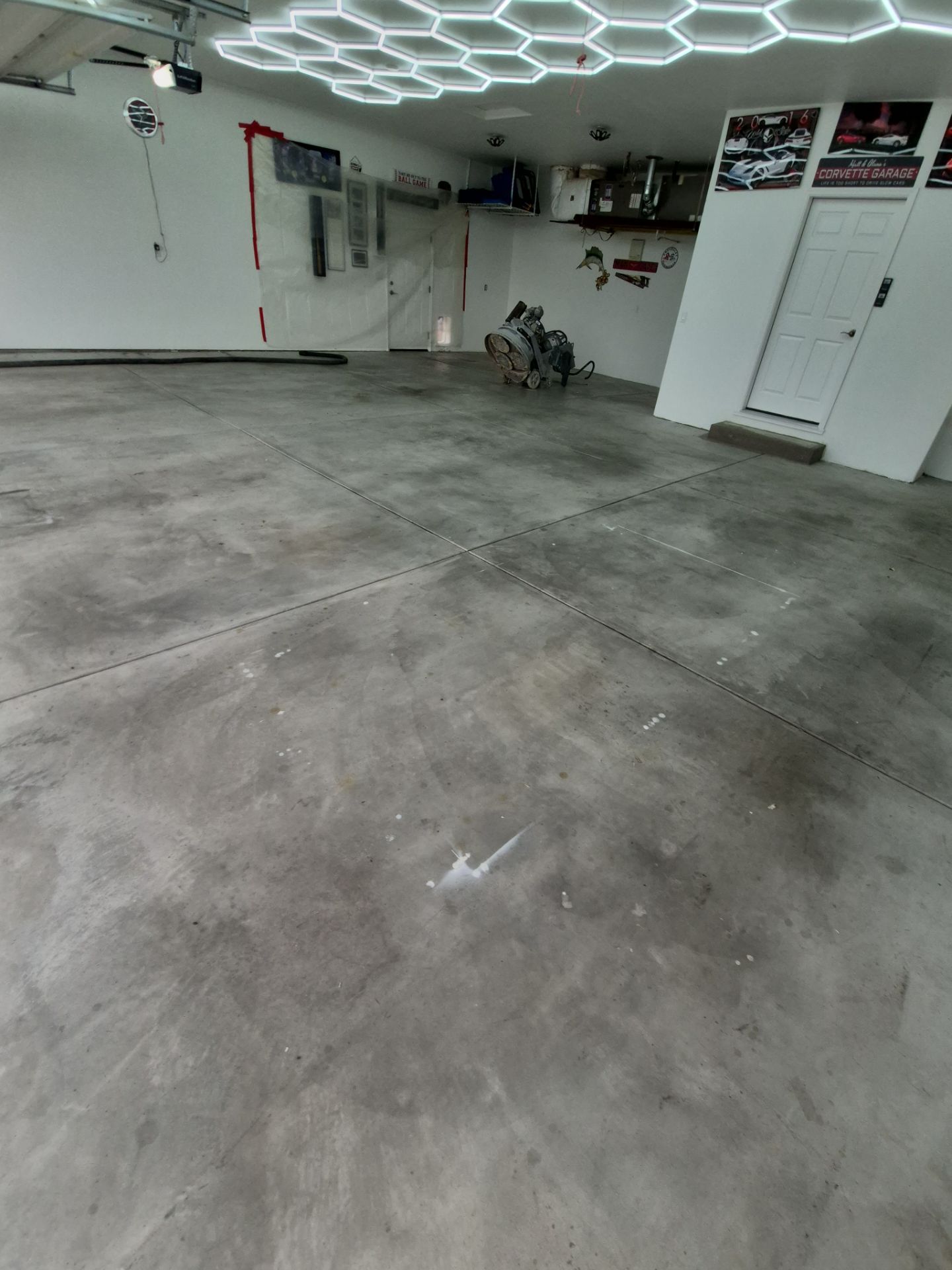 Custom Flake Polyurea Garage Floor Transformation in Richland by Croc Coatings, LLC