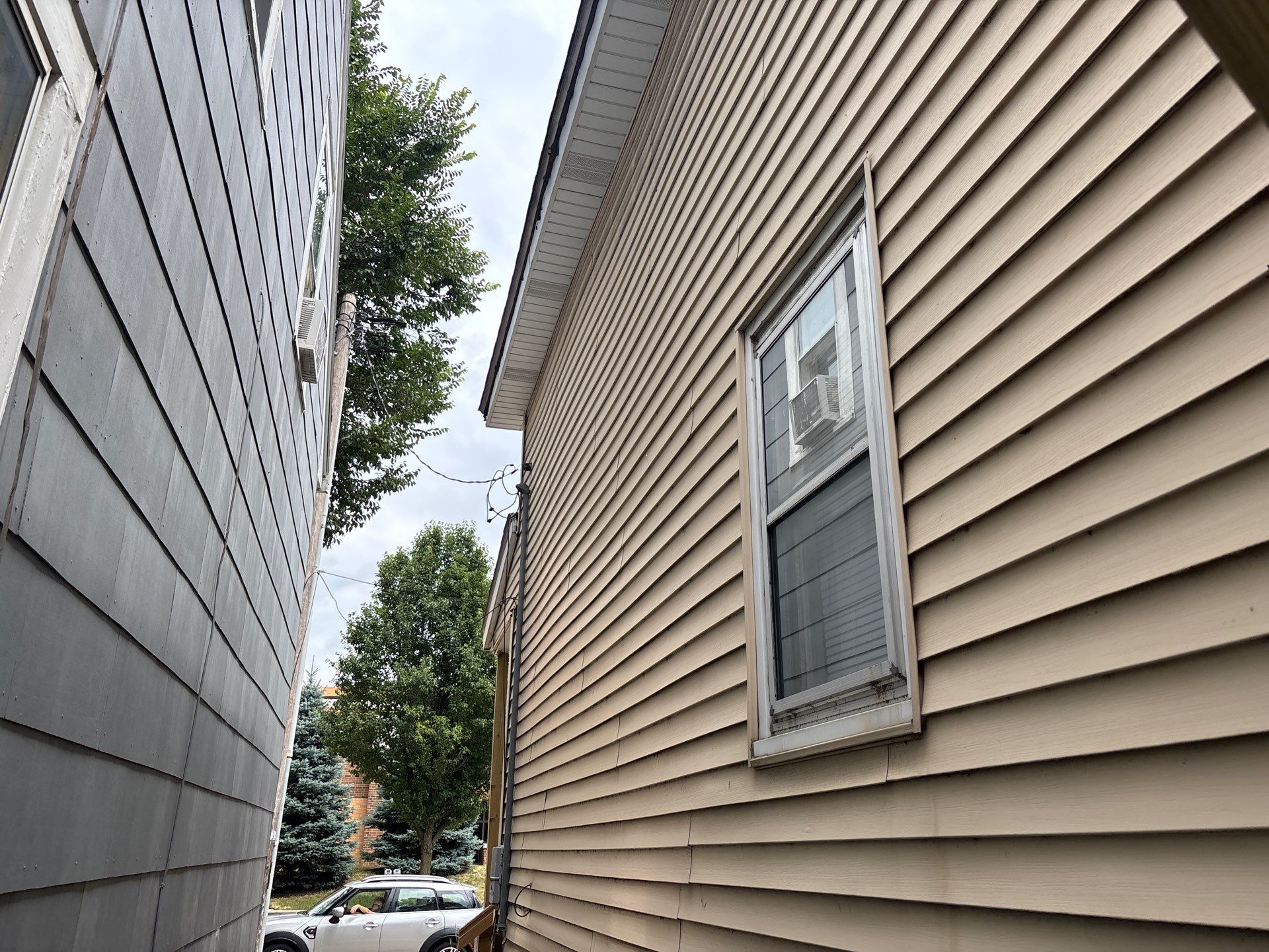 Vinyl Siding Cleaning and Power Washing in Madison by Under Pressure Power Washing