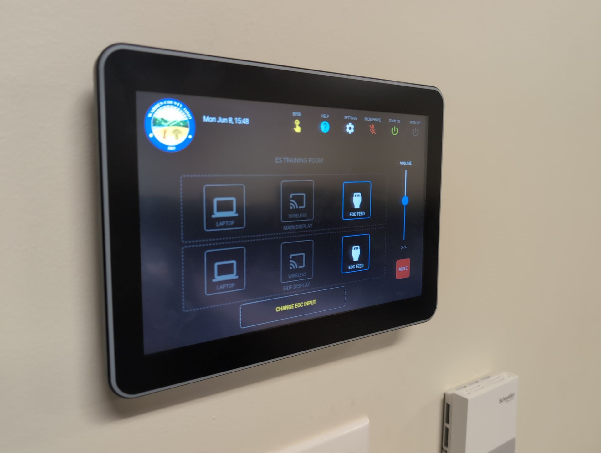Advanced Commercial AV System Integration for Warren County EOC by Techkinect