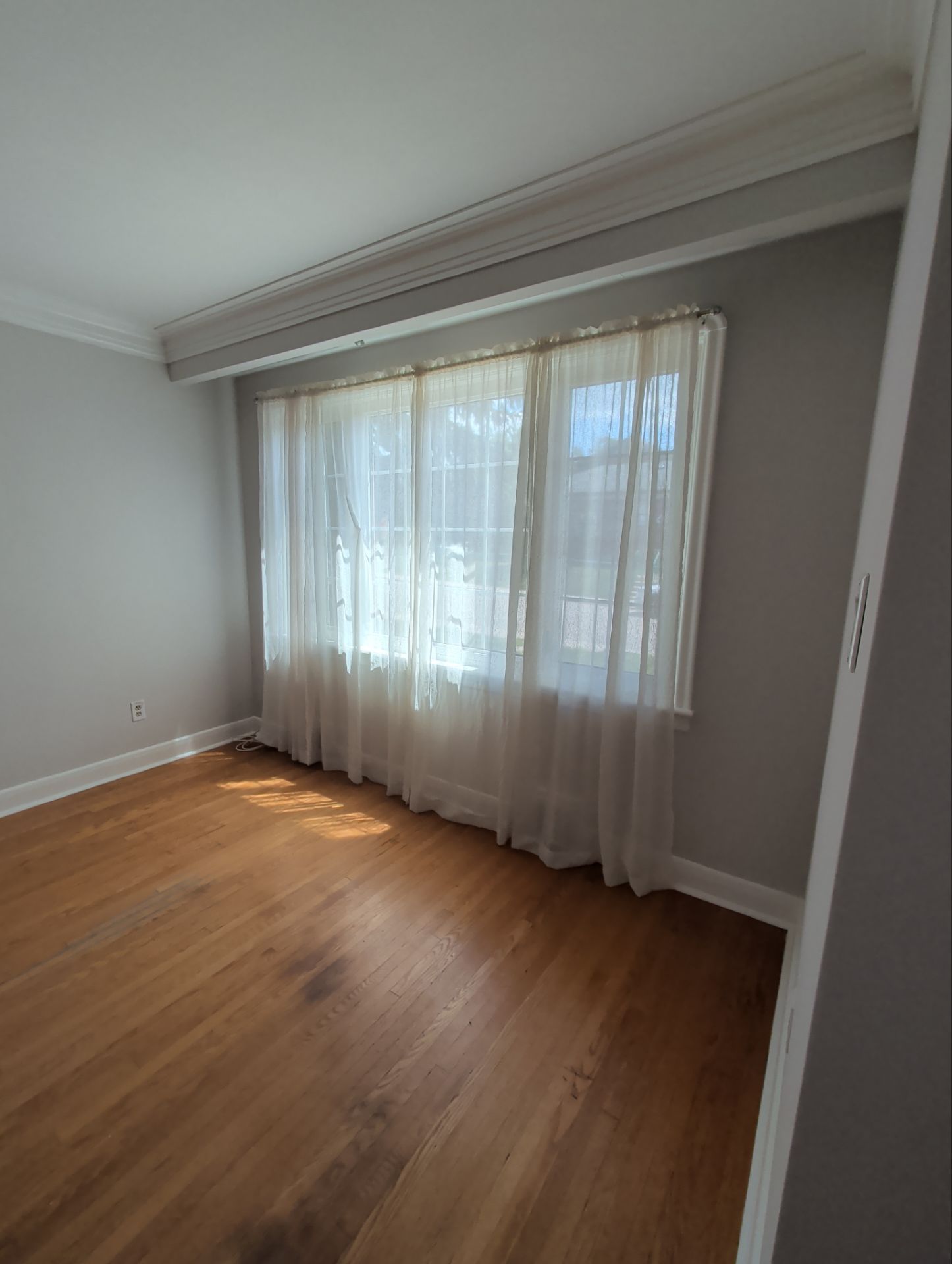 Toronto Interior Home Painting and Kitchen Cabinet Refinishing by GTA HOME PAINTING