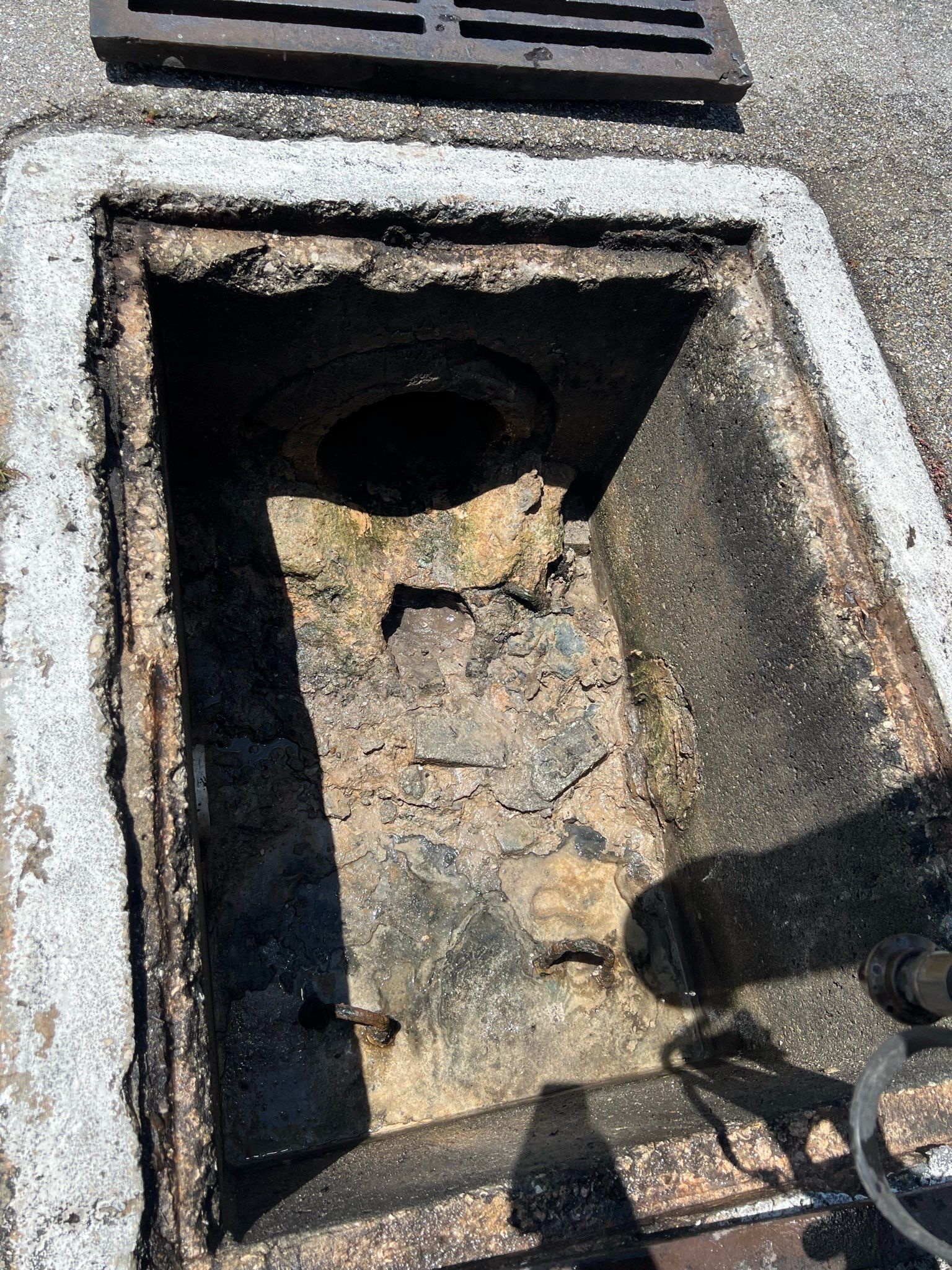 Apartment Complex Storm Water System Maintenance by APS Power & Water