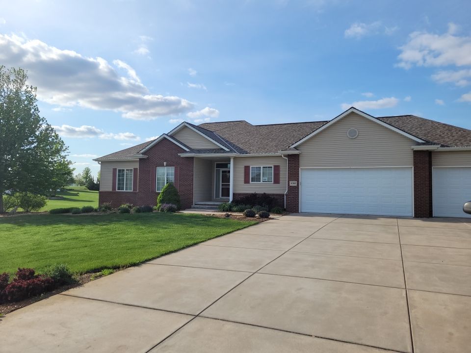 Residential Re-Roof using Landmark Shingles by White Castle Roofing