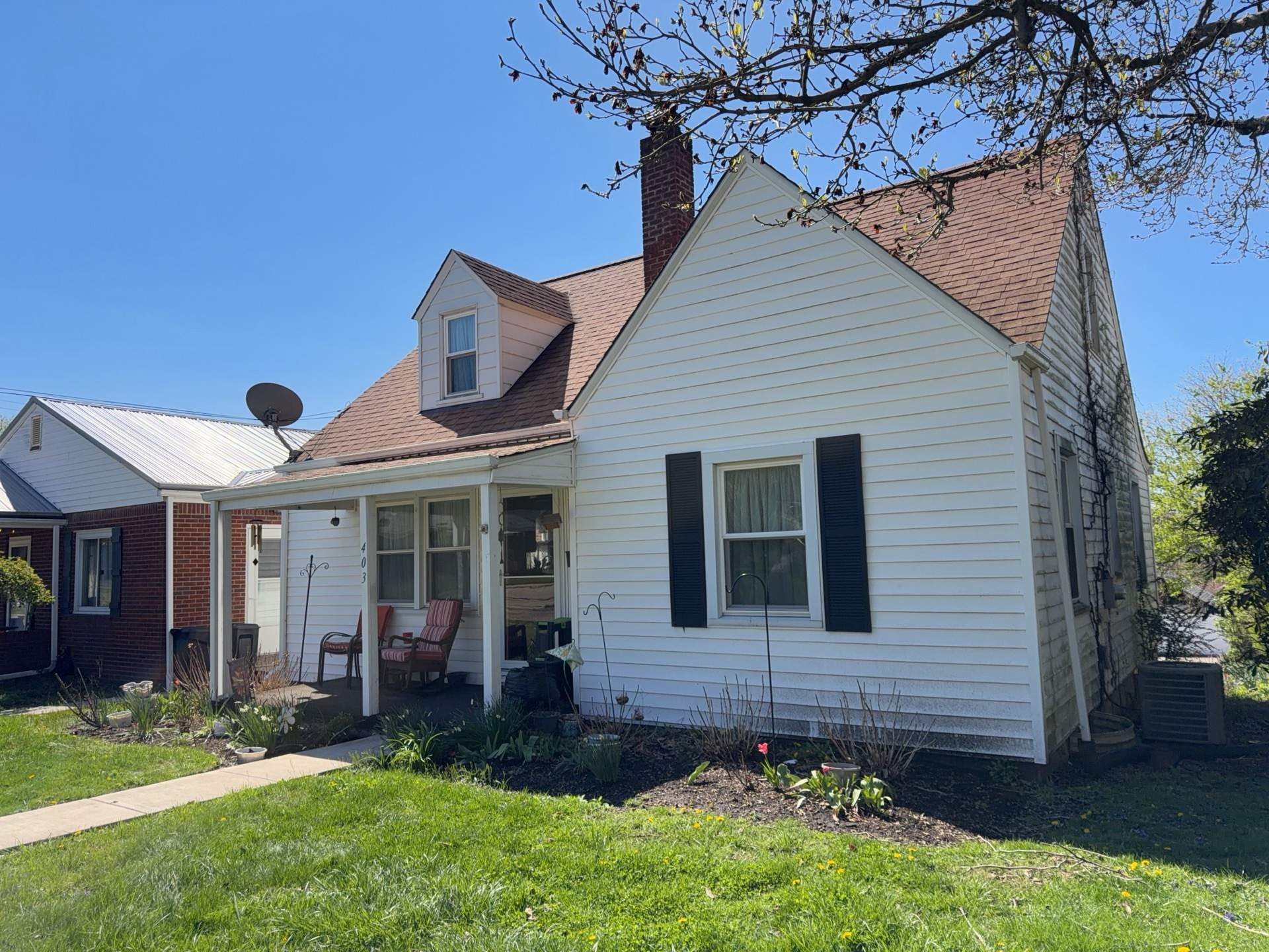 Autumn Yellow Makeover in New Kensington by Ideal Siding Pittsburgh