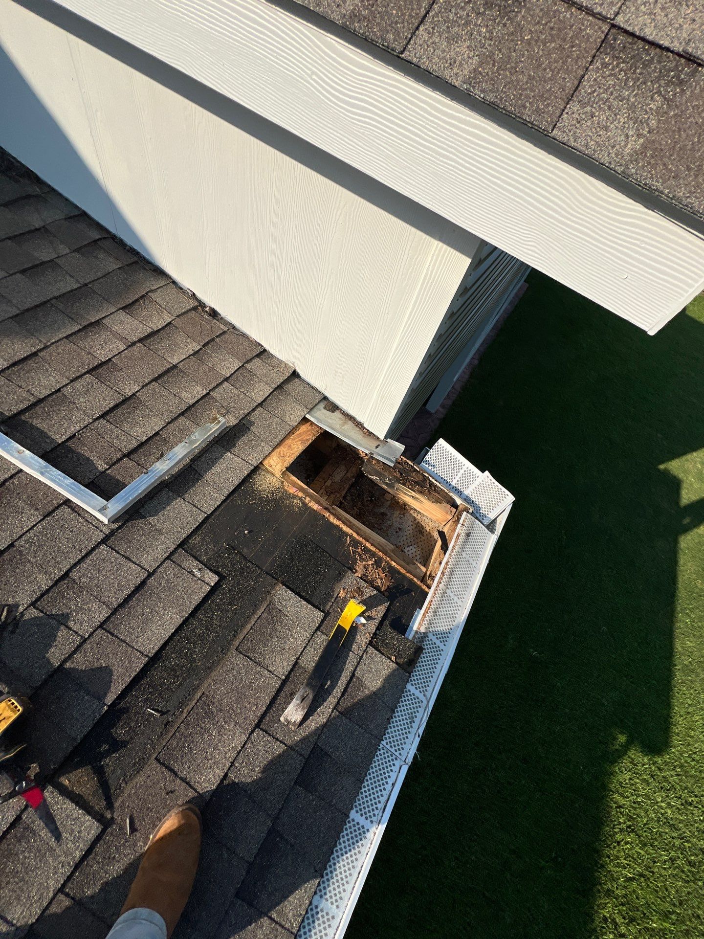 Hail Damage using Owen's Corning Duration (Lifetime) Shingles by Roof Repair Company