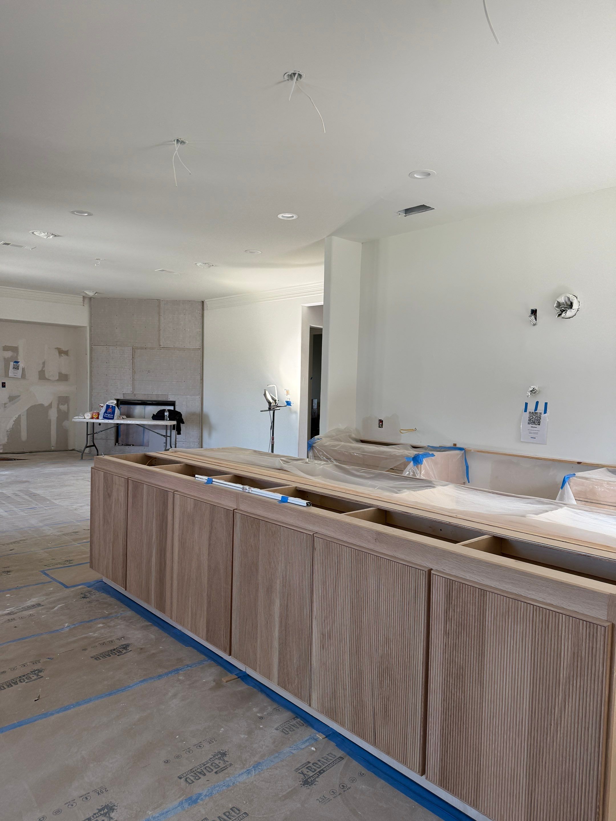 Luxury Remodel in Castle Hills by HOMES BY JAR