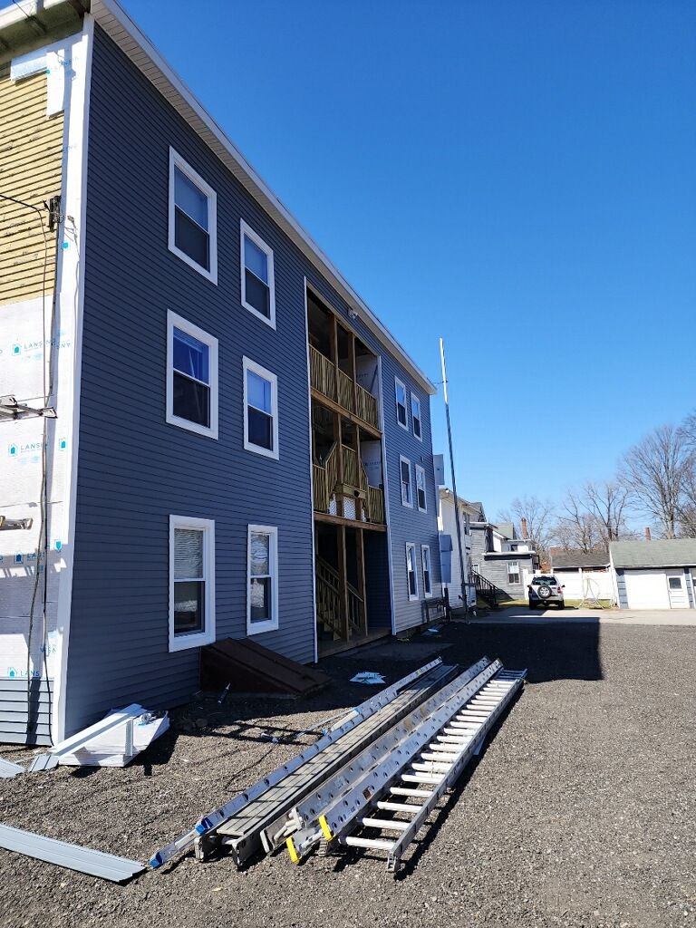 Vinyl siding in Putnam, CT by UBrothers Construction