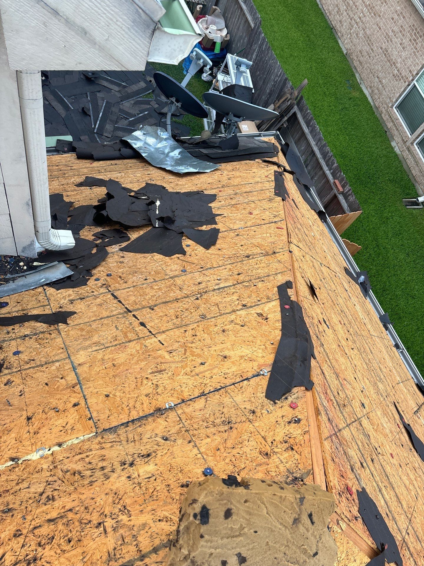 Residential Roofing Installation using Owen's Corning Duration (Lifetime) Shingles by Roof Repair Company