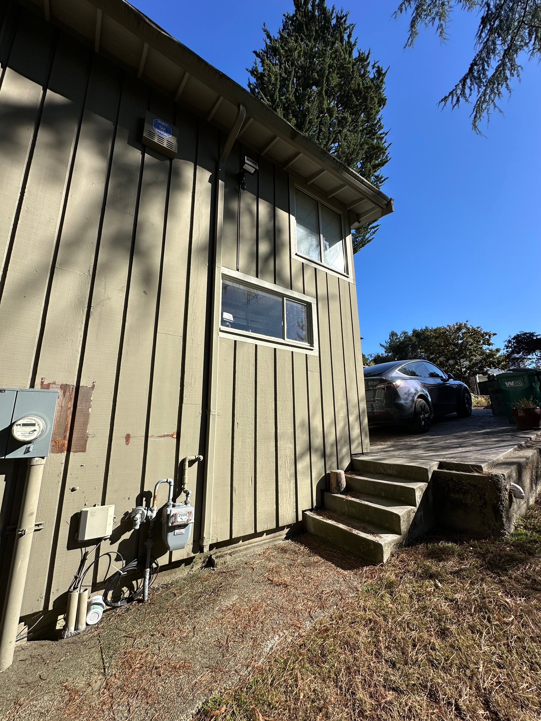 Project in Oakland by Herrera’s Bay Area Painting inc.