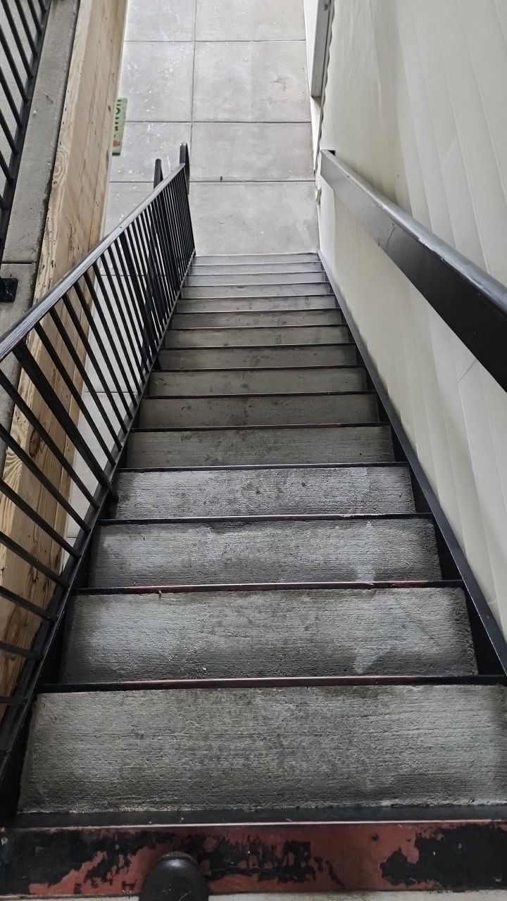 Appartment cleaning by Power Wash Masters LLC