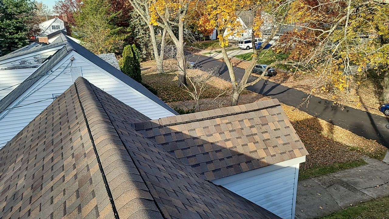 ATLAS PINNACLE PRISTINE COLOR: COPPER CANYON DRIP EDGE: WHITE by Eagle Eye Roofing