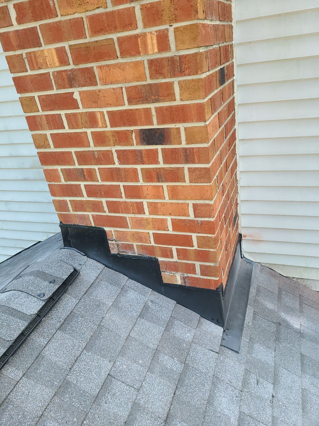 Oakton: Residential Roof Replacement with CertainTeed Landmark Designer Shingles in Pewter by RM Banning, Inc.