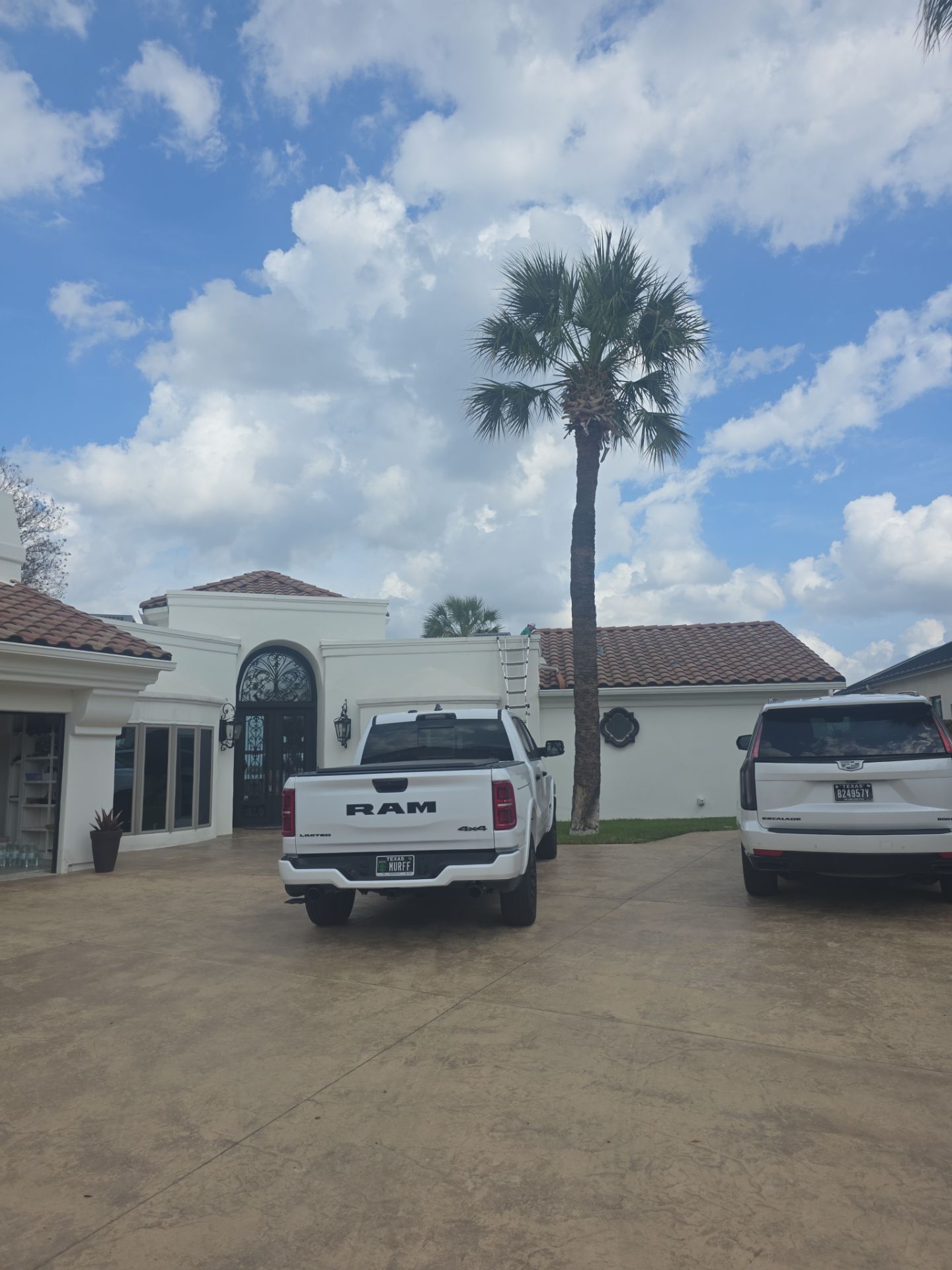 Beautiful house. Beautiful view. Didn't want to leave when we were done. by REPS OF TEXAS