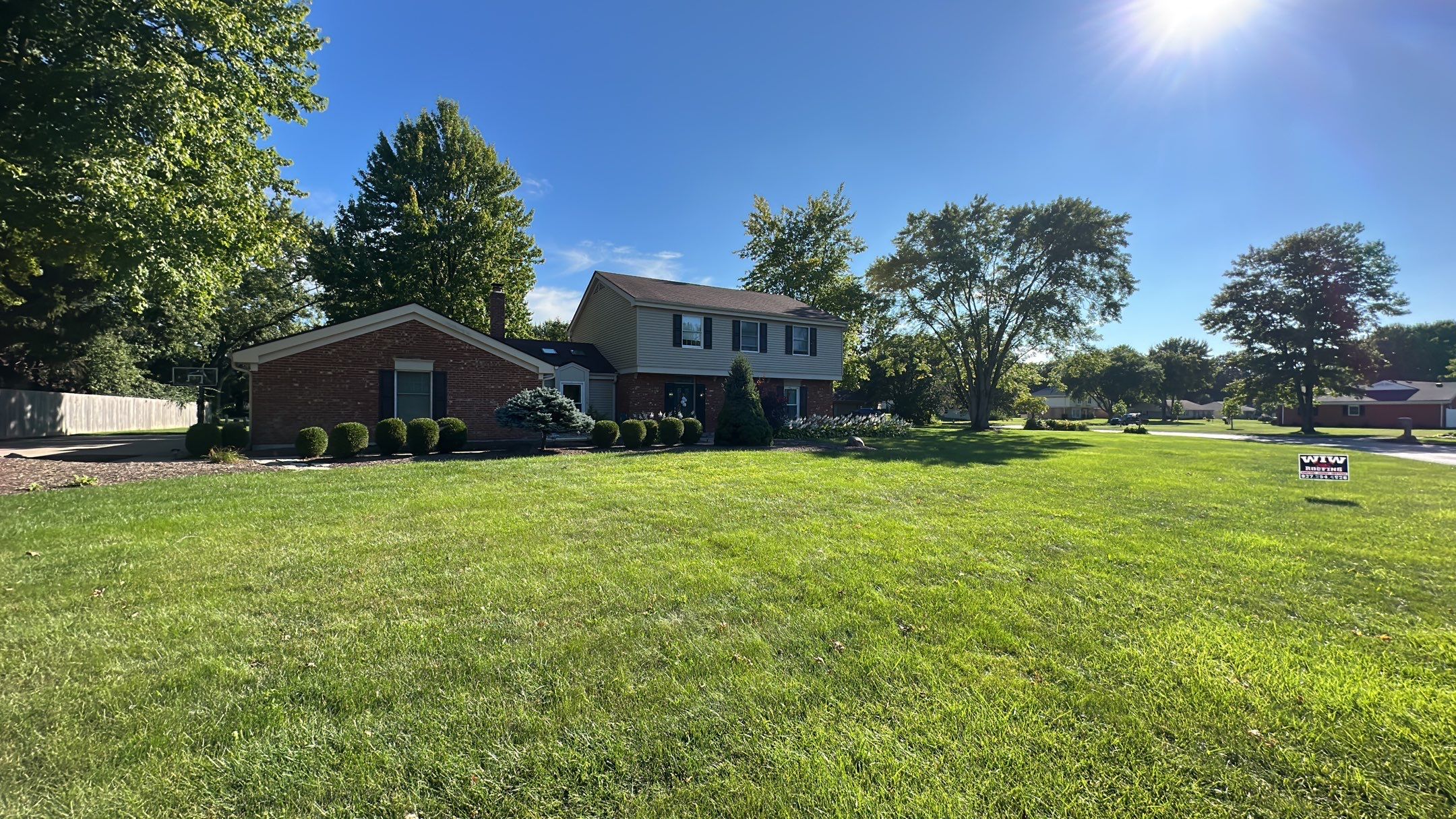 Siding Installation using Norandex Woodsmen Select vinyl sidning by WIW Enterprises Inc