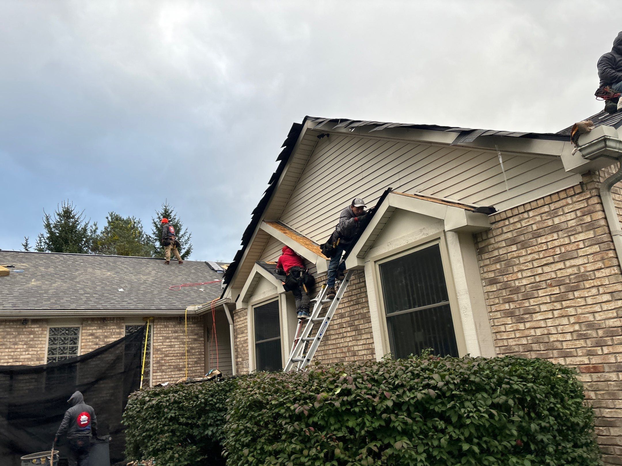 Roof Replacement using Owens Corning by 180 Contractors