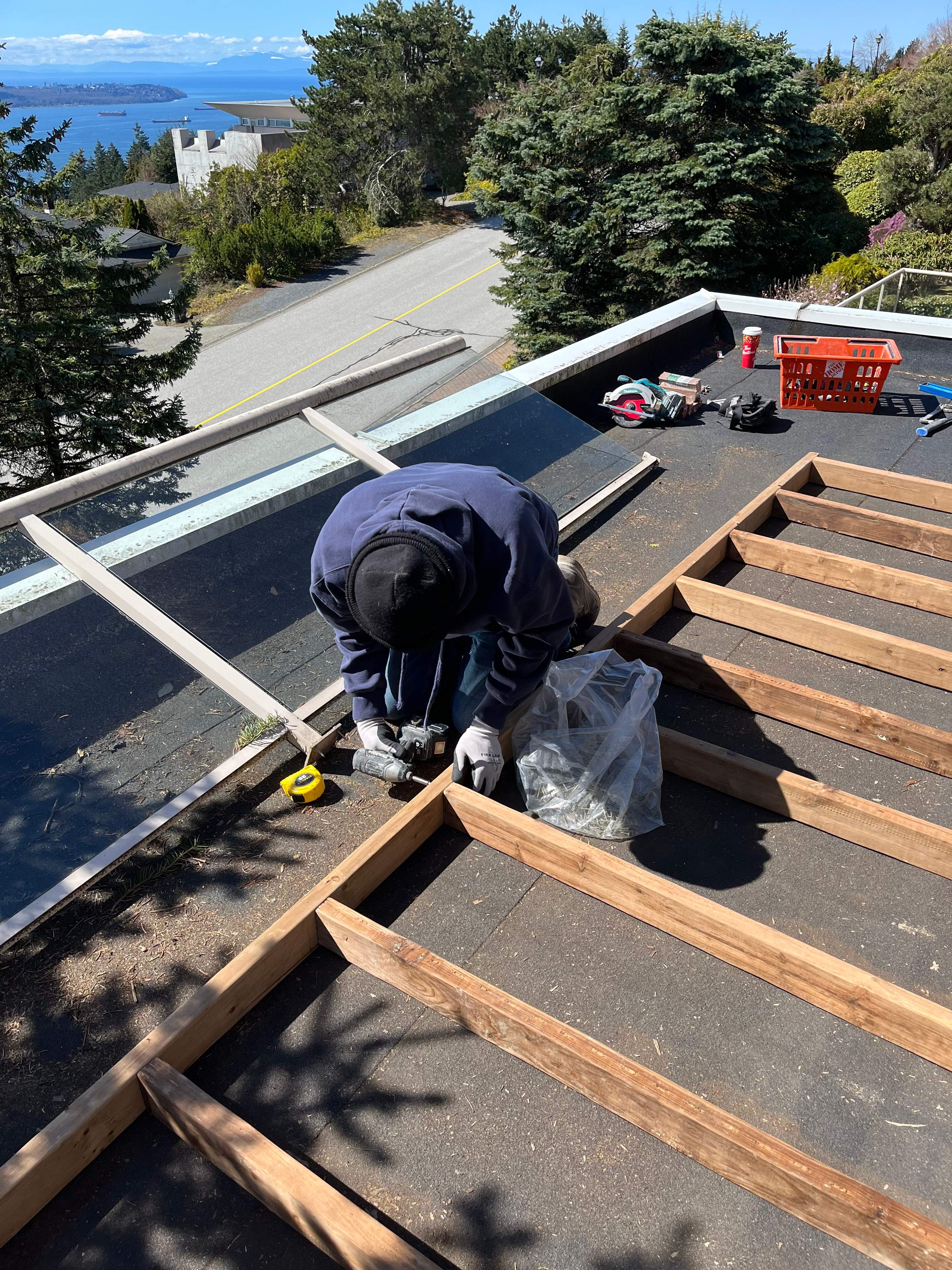 New Composite Deck - West Vancouver by YVR Construction Group