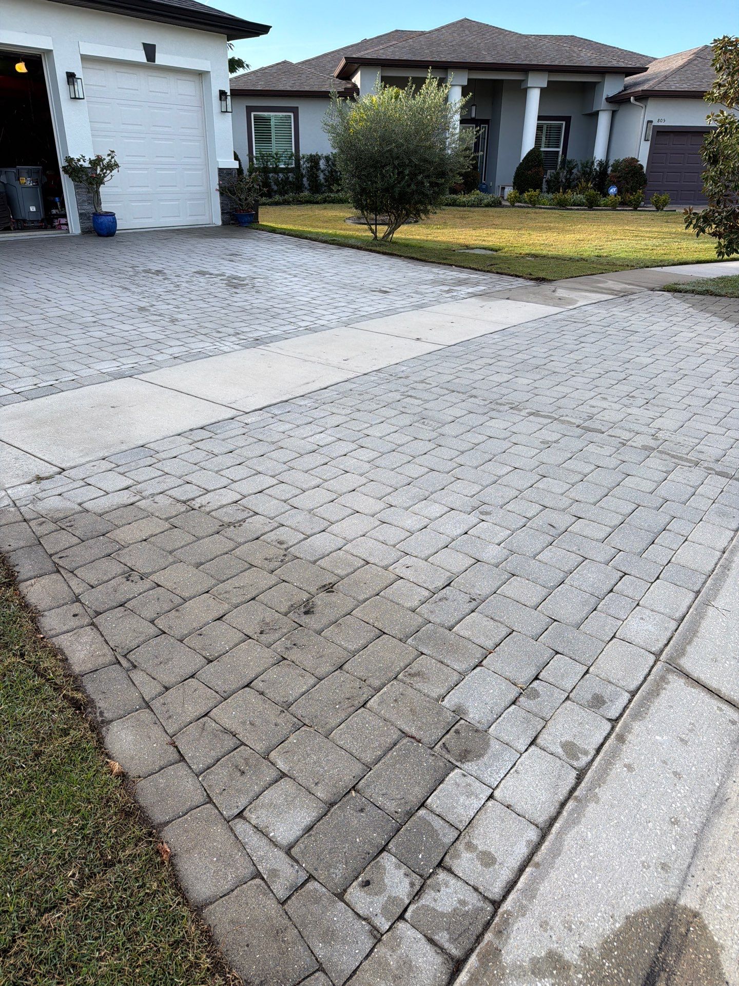 Full-Scale Paver Stripping and Sealing in La Paloma Sun City Center by Supreme Paver Experts
