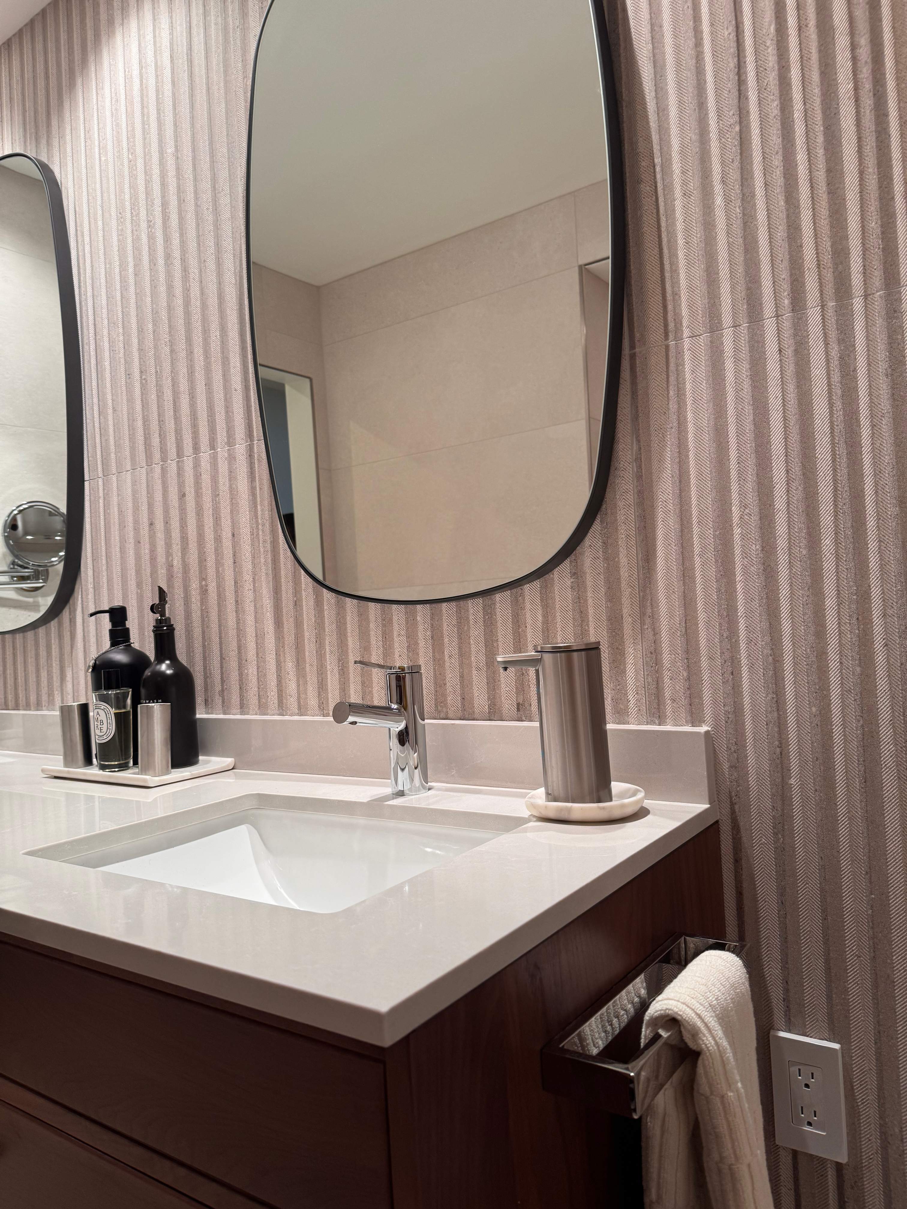 Two bathrooms renovation by Prudencio
