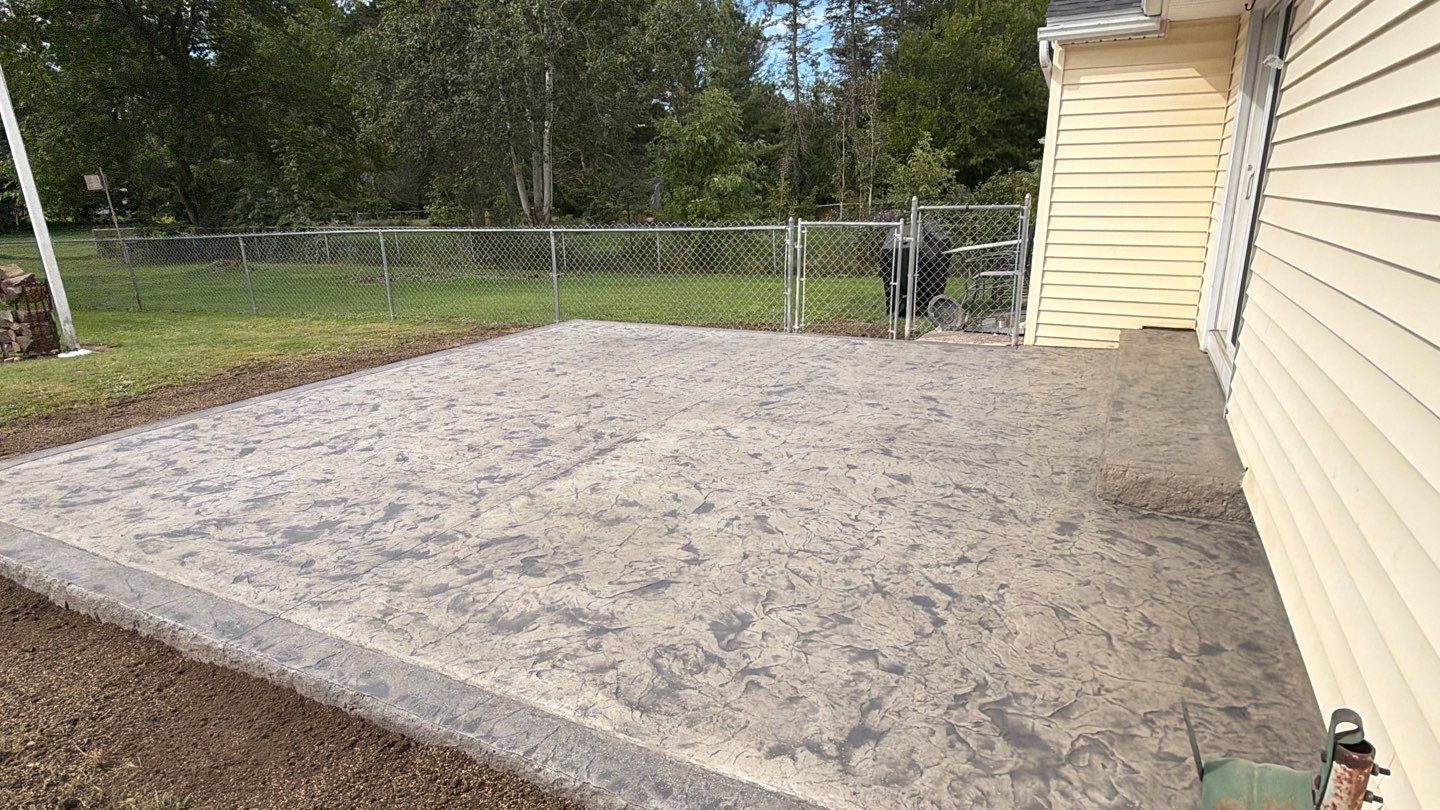 Rochester Oxford Slate Patio with Border  by NG Masonry & Construction LLC