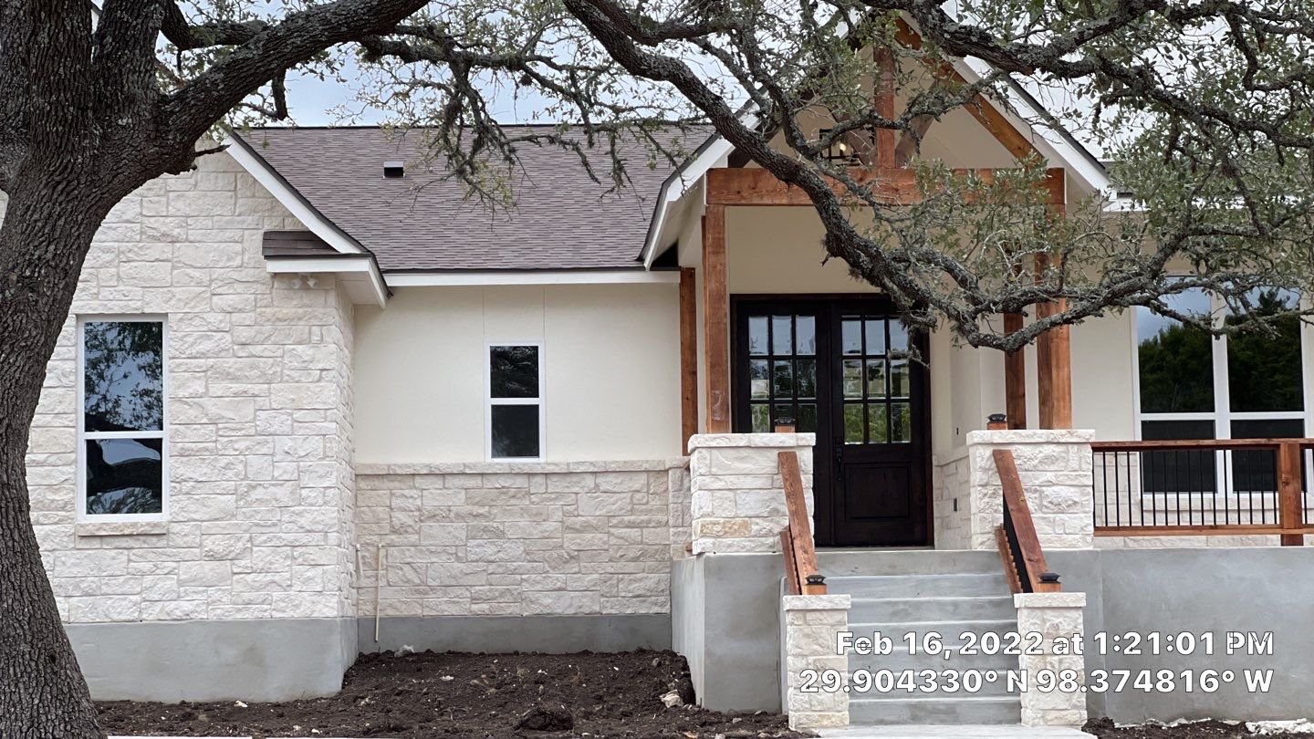 New Home Construction using Owens Corning 30 year Architectural Shingles by Premier Roofing and Contracting