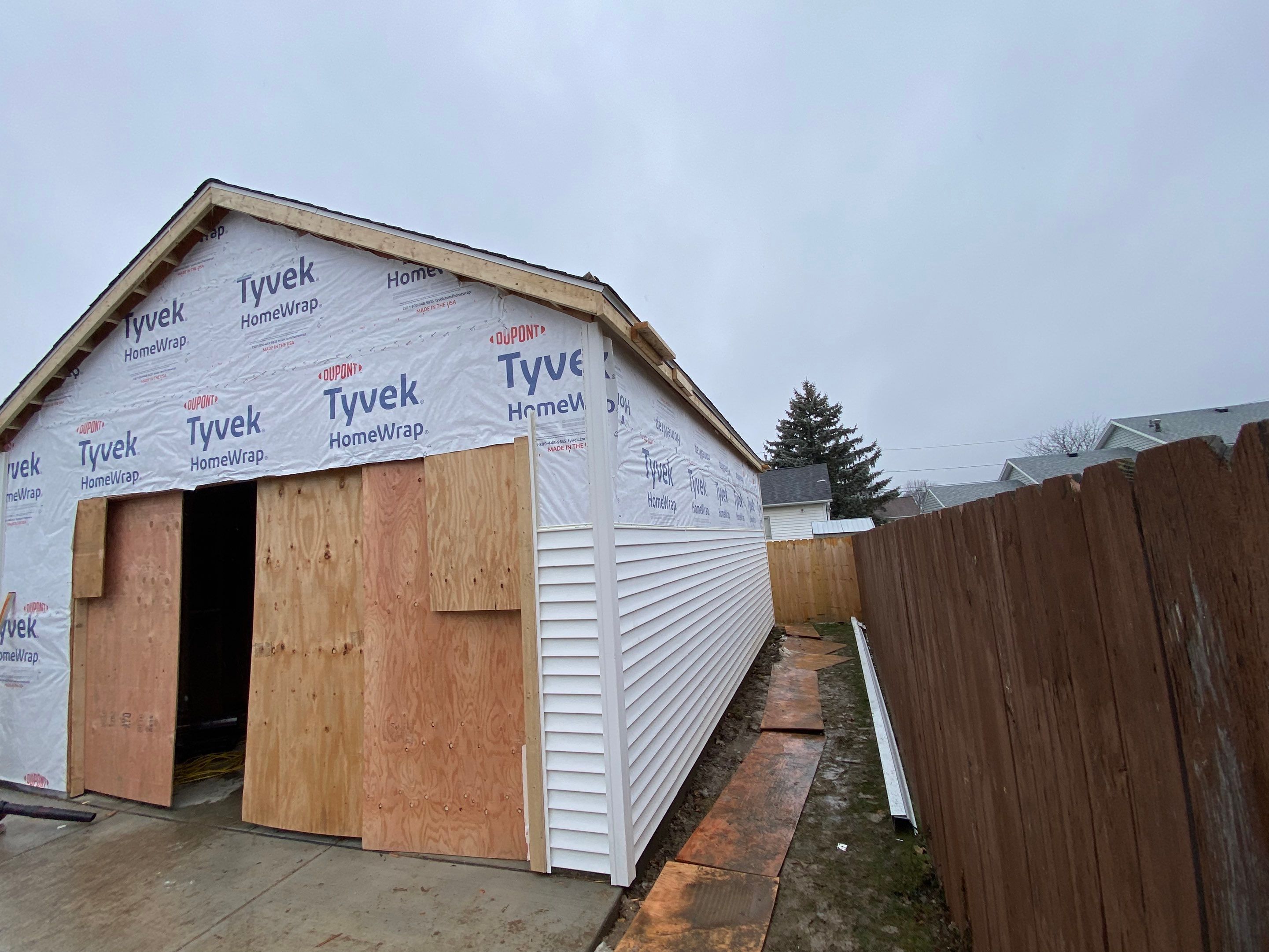 Garage by Ivy Lea Construction