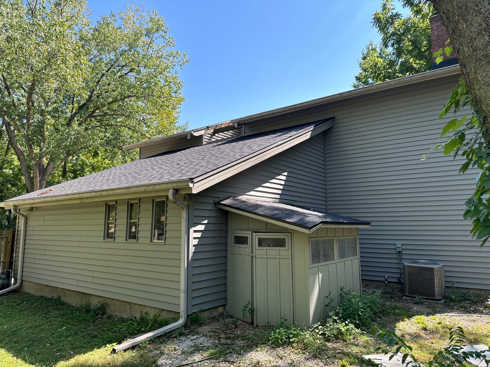 BYE BYE Wood Shakes by EEC Windows, Siding & Roofing