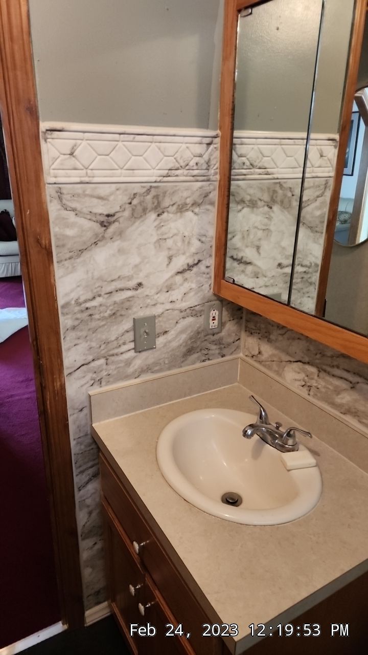 New Tub and Walls by BathPlanet SW Virginia