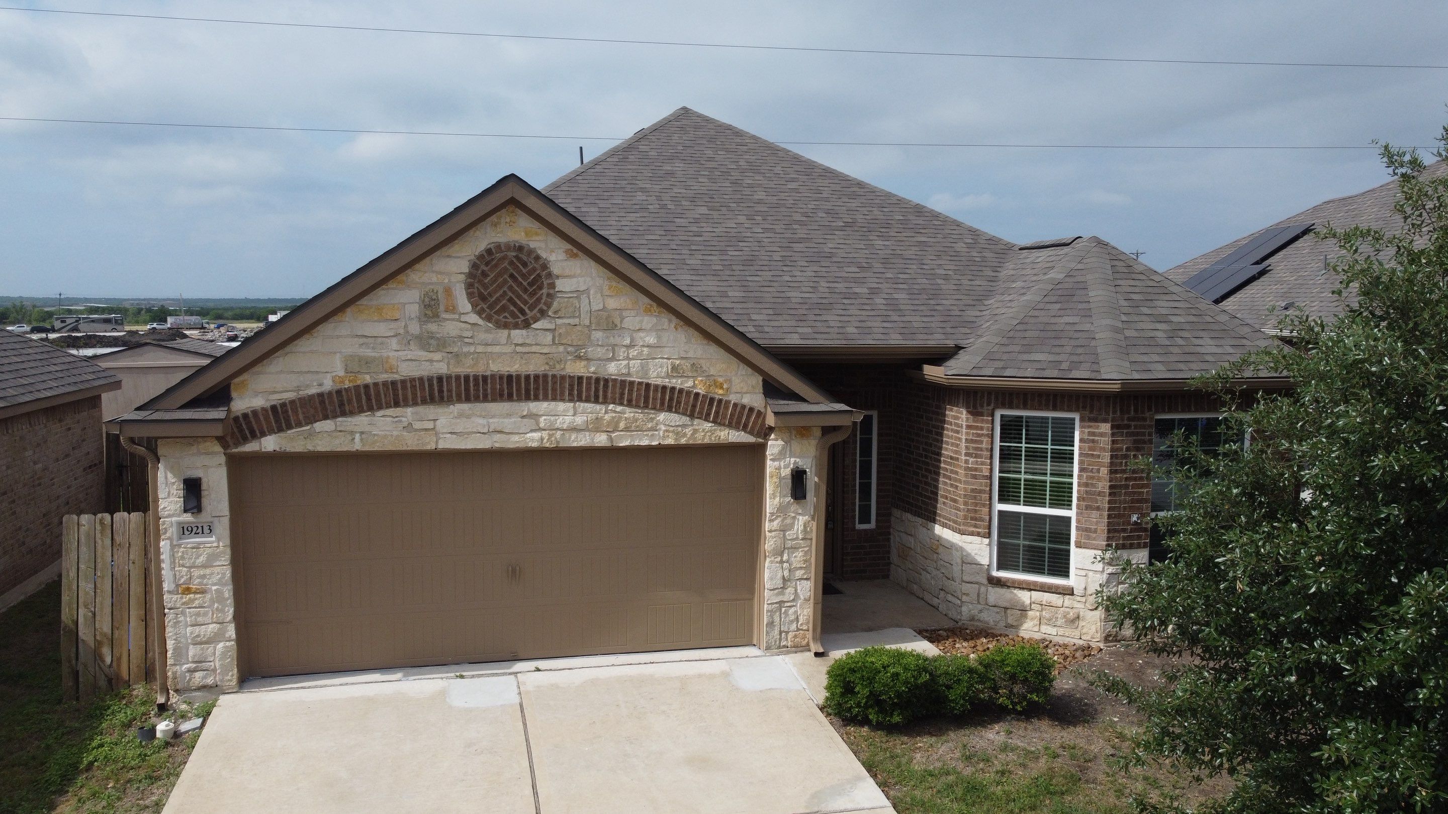 Residential Roofing Installation using Owens Corning Oakridge by Kstylez Roofing & Construction