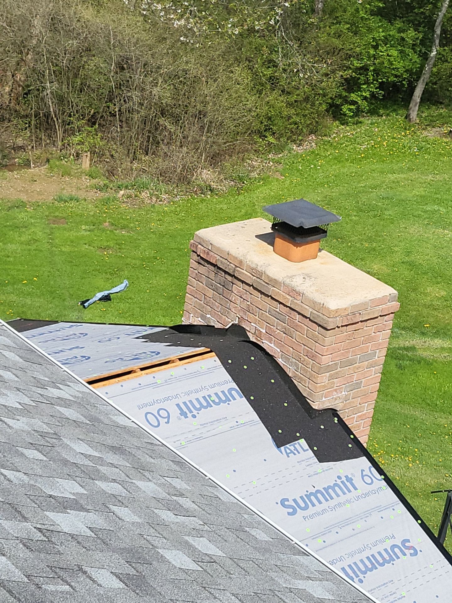 Atlas Pinnacle, Color, Coastal Granite, Drip Edge, Birch White by Eagle Eye Roofing
