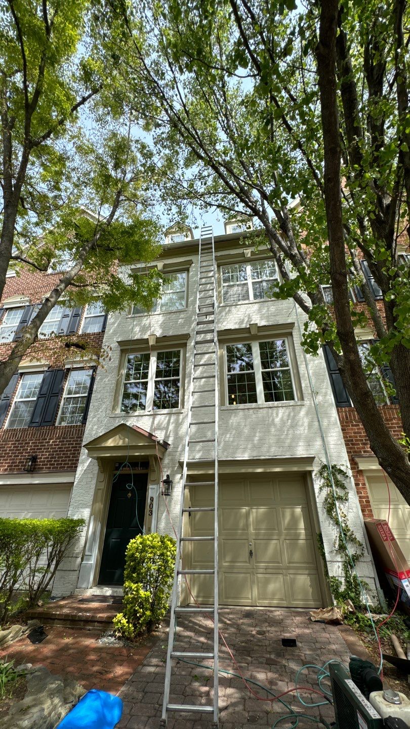 Alexandria: CertainTeed Landmark Pro Designer Shingles in Max Def Georgetown Gray by RM Banning, Inc.