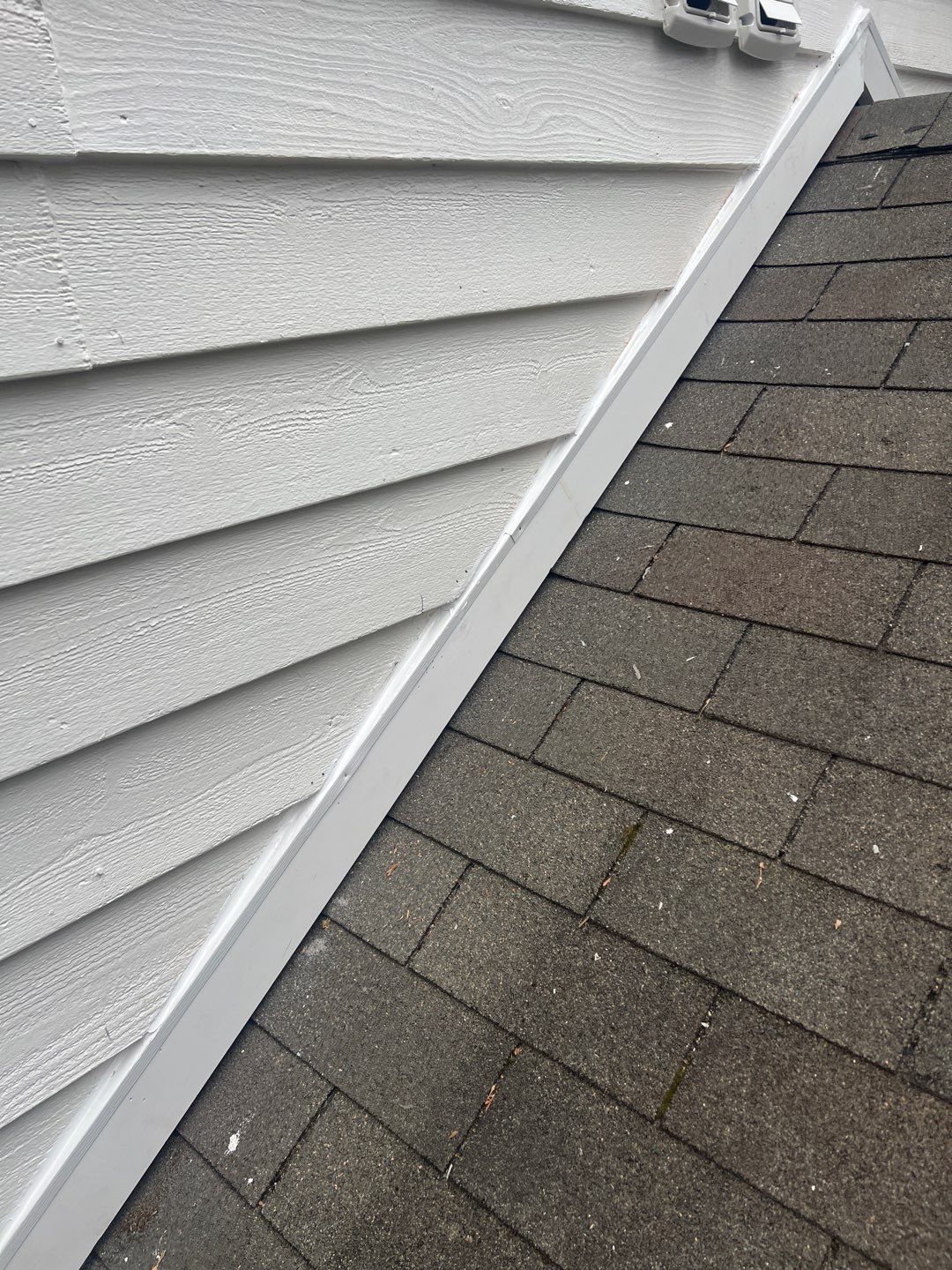Arlington: Bevel Cedar Wood Siding Restoration by RM Banning, Inc.
