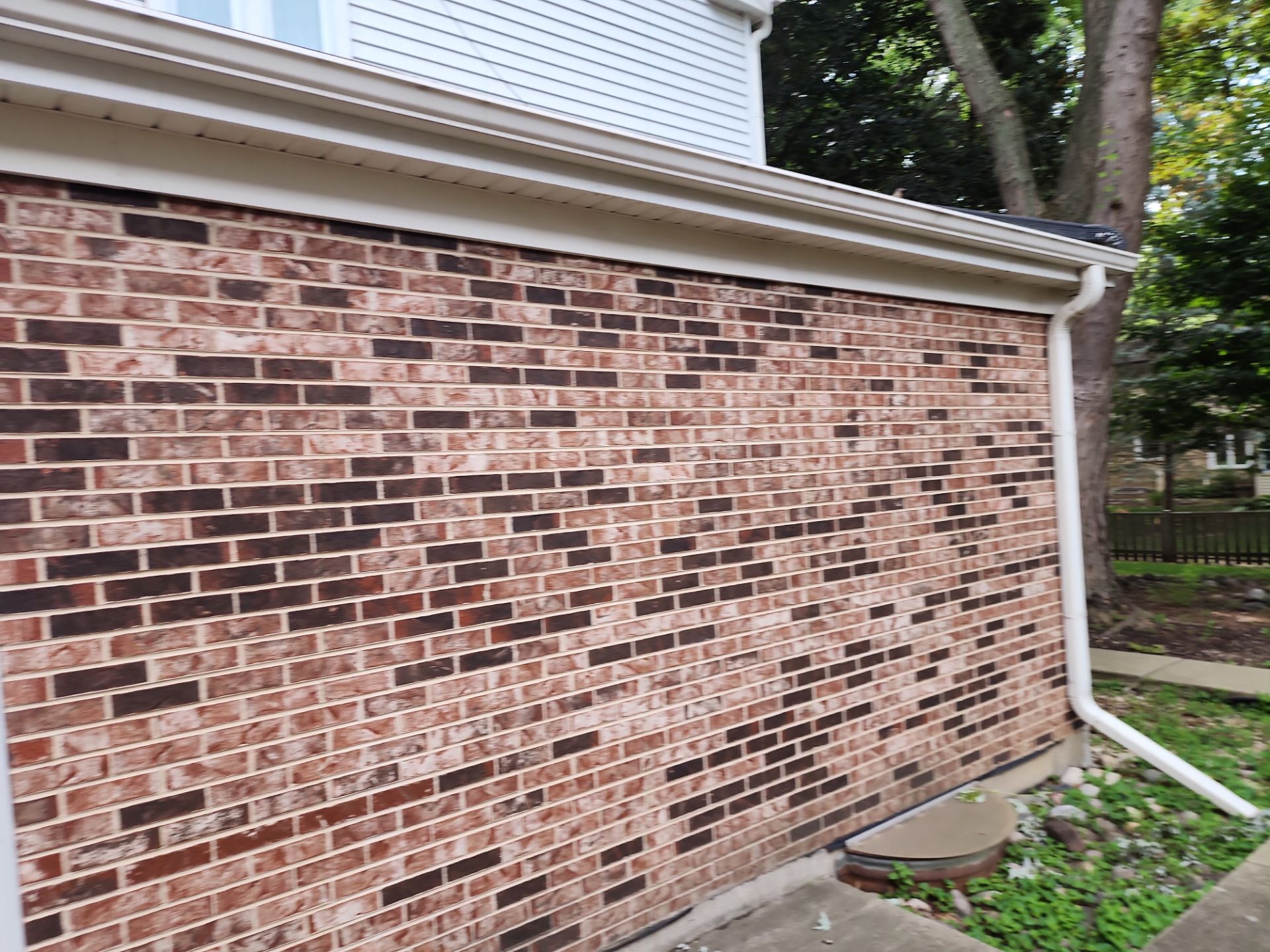 Palatine house wash and concrete power washing by Northern Power Washing LLC.