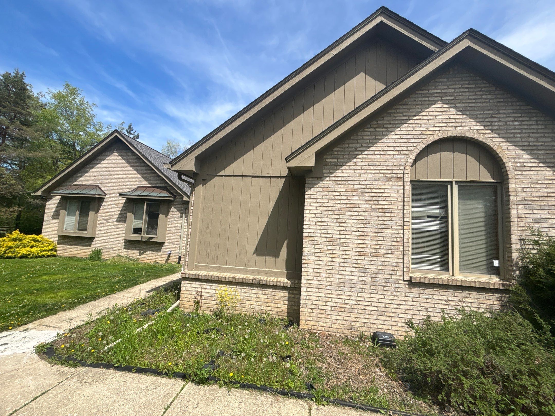 Siding Replacement using Alside Charter Oak D4.5" Laguna Blue by 180 Contractors