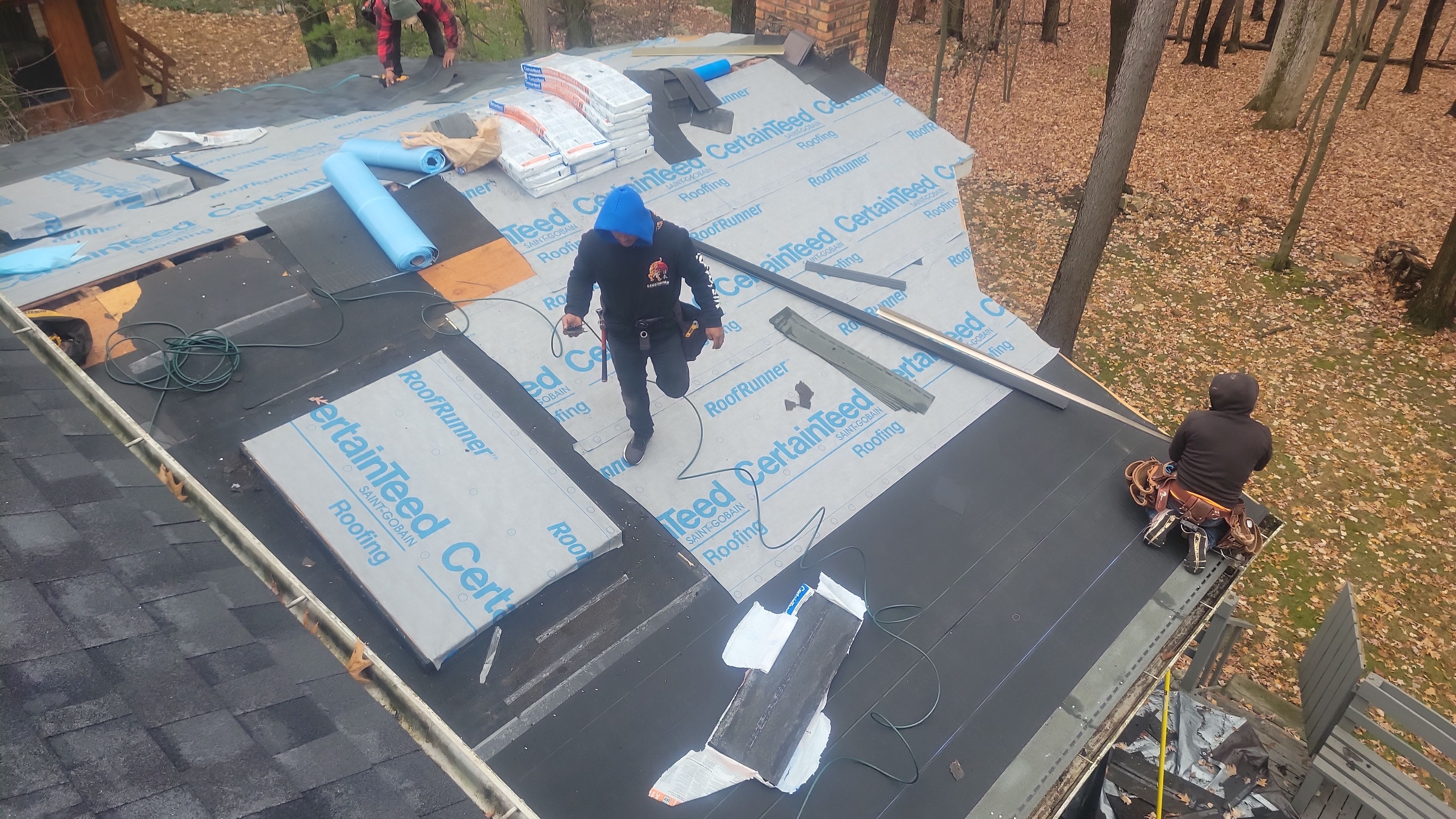Roof Replacement using CertainTeed Northgate by 180 Contractors