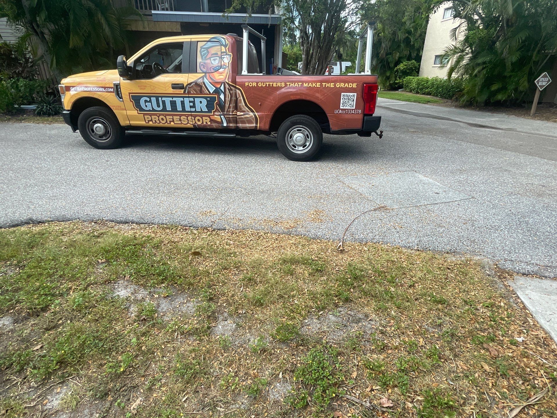 Clean Gutters and Roof in Sarasota FL by Gutter Professors