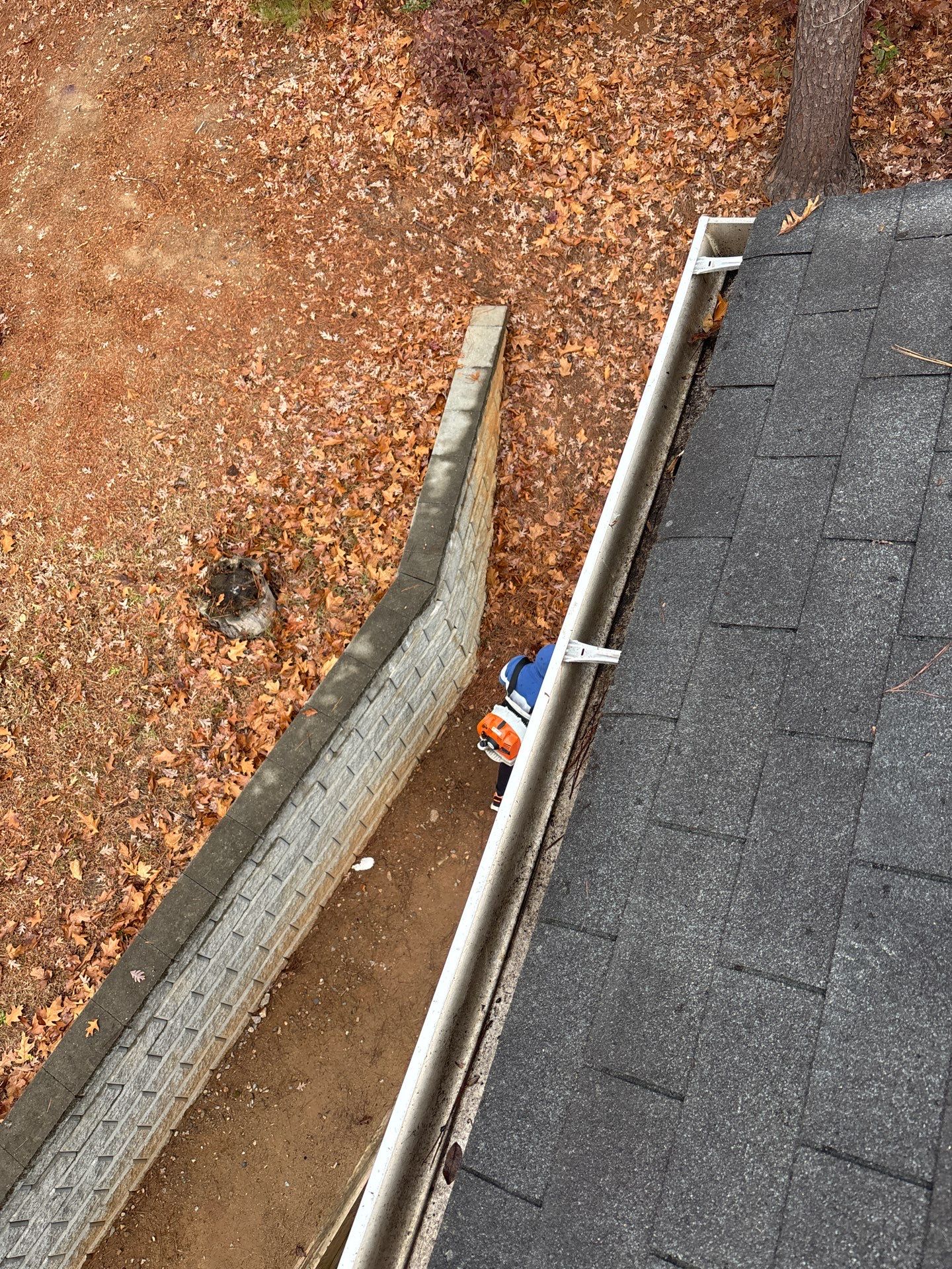 Commercial gutter cleaning Raleigh, NC after photo with clean gutters